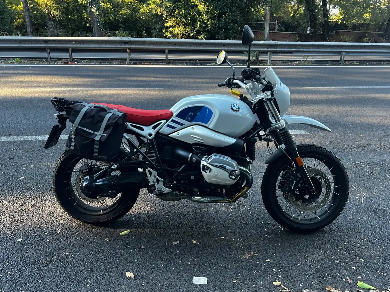 BMW R nineT