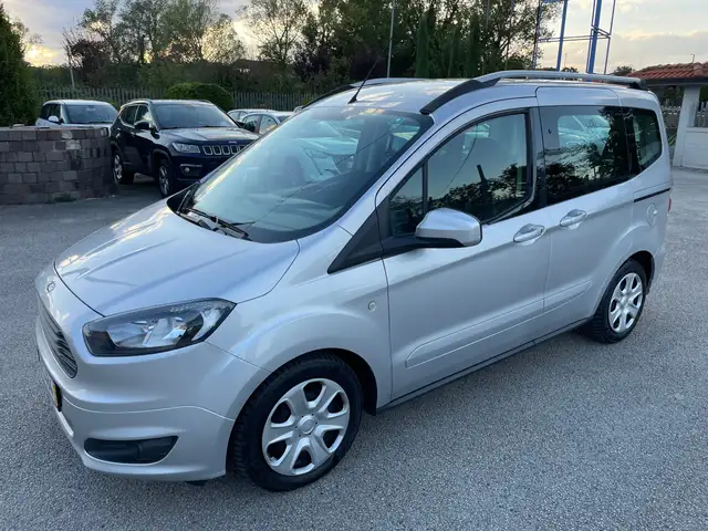 Ford Tourneo Courier Plus 1.5 TDCI 75CV S&S