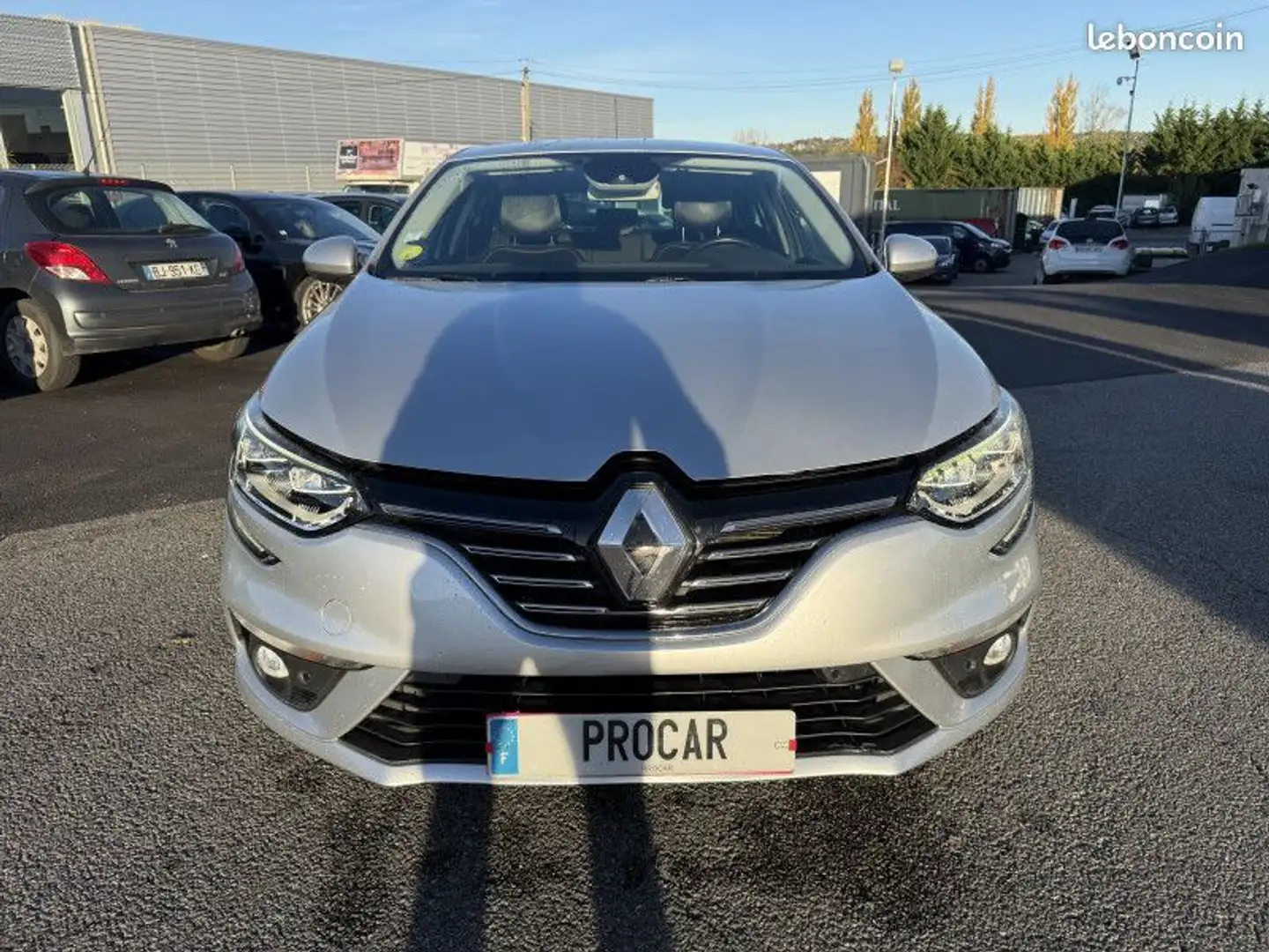 Renault Megane IV 1.5 BLUE DCI 115CH BUSINESS INTENS EDC Grau - 2