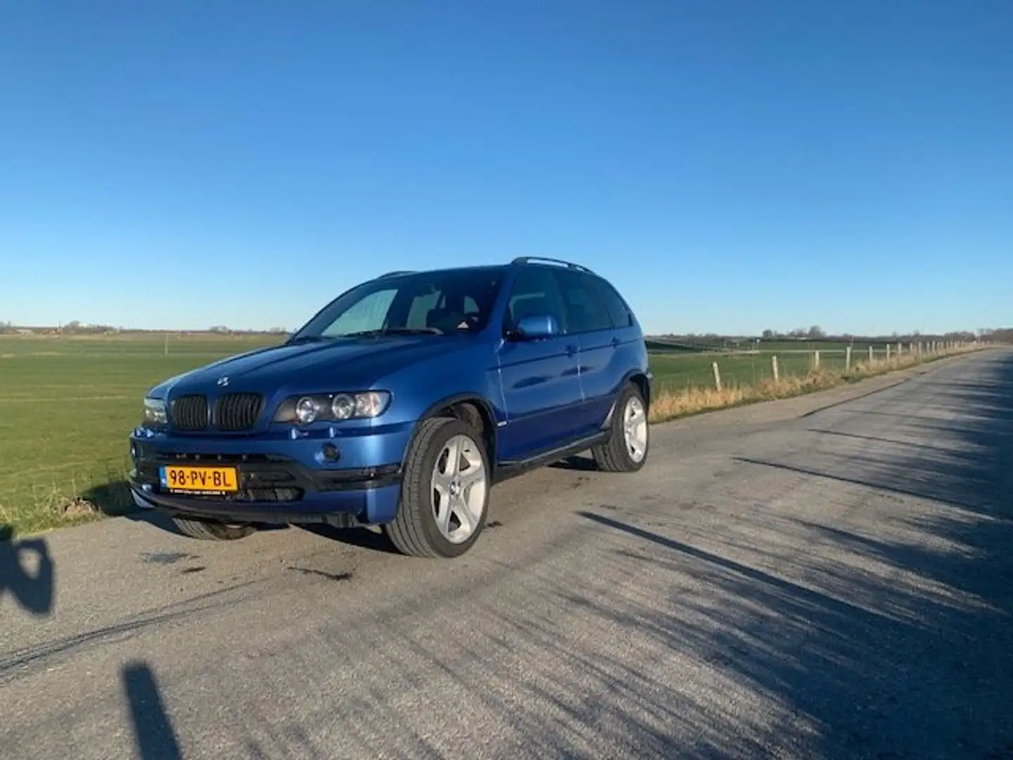 BMW X5 4.6is Azul - 1