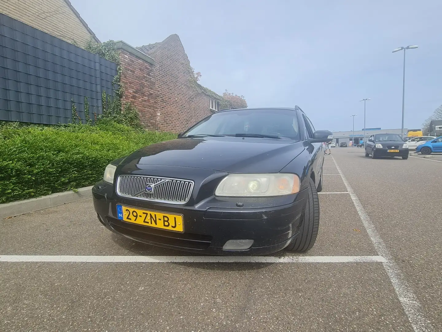 Volvo V70 2.4 D5 Summum Zwart - 1