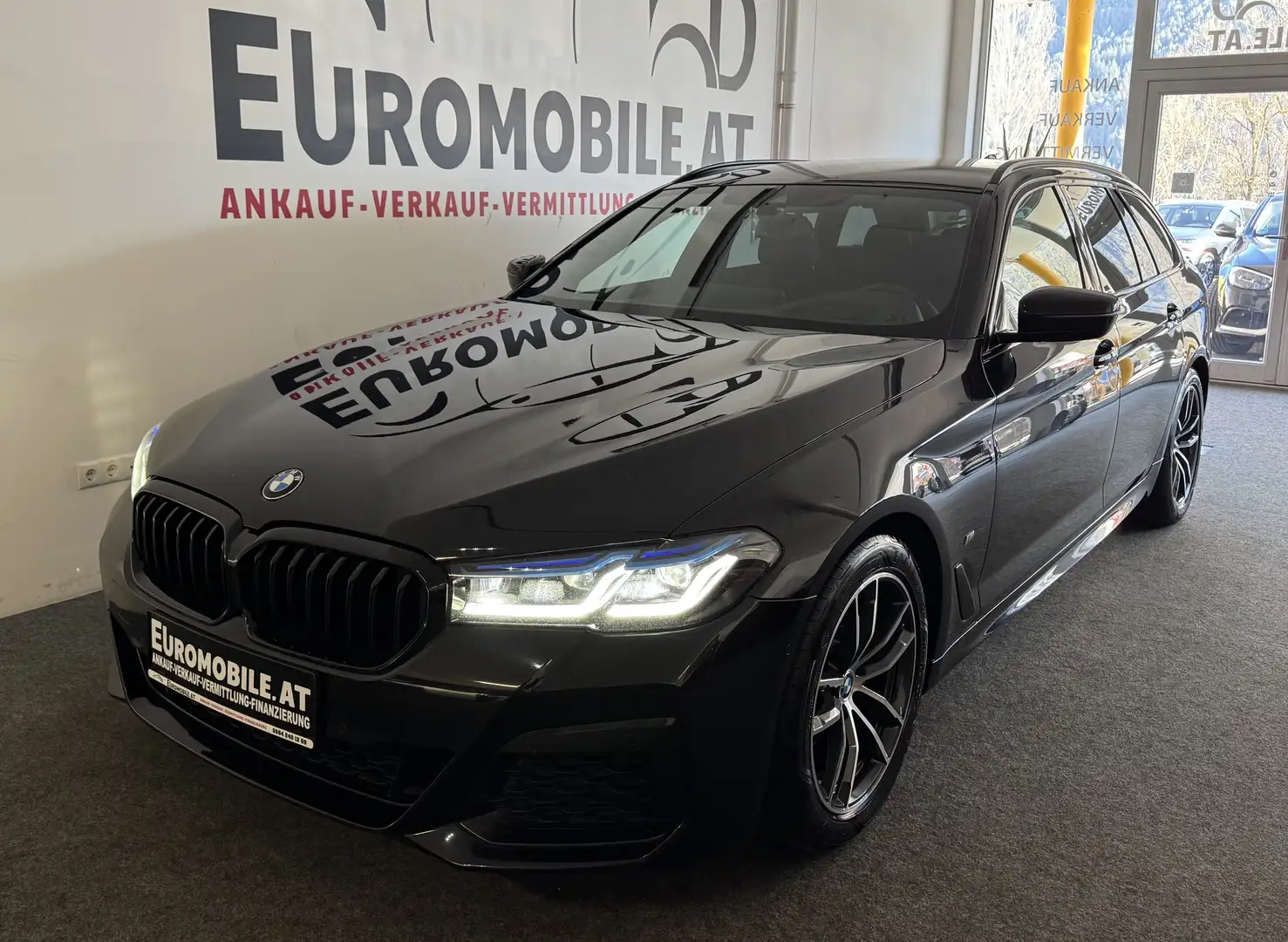BMW 520 d M Sport-Paket *RFK*LASER*AMBI*TOTW.*VOLL-LEDER* Schwarz - 1