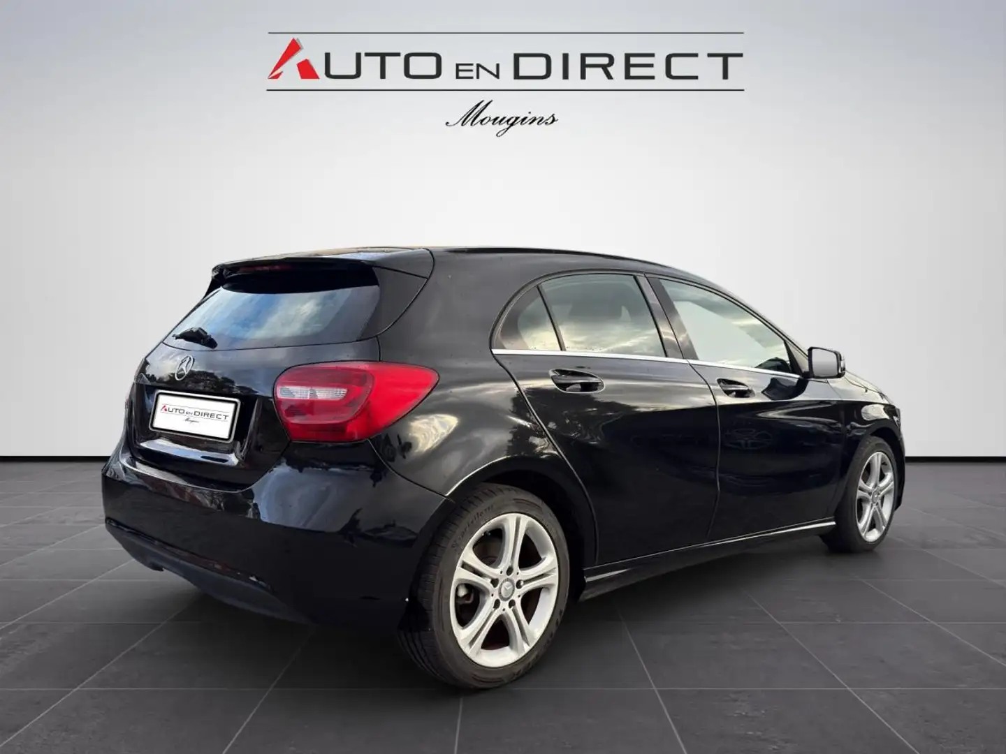 Mercedes-Benz A 180 A 180 CDI FAP BlueEfficiency - BV 7G-DCT  BERLINE - BM 176 Sensation PHASE 1 Schwarz - 2