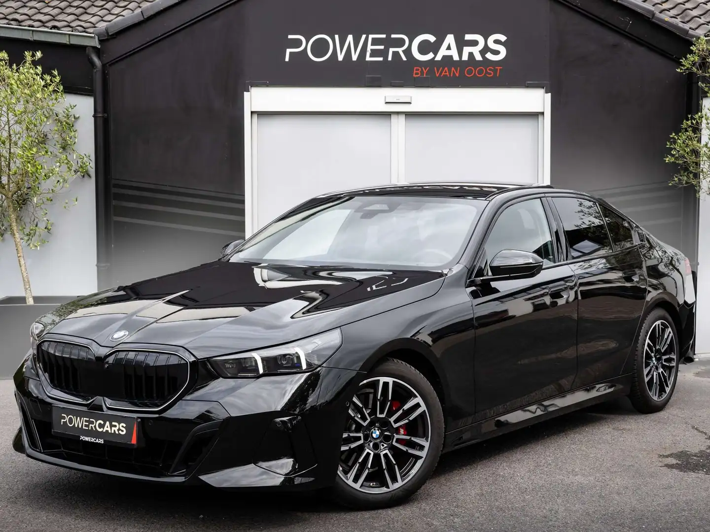 BMW 520 M Sport  360  HUD  PANO  H/K  SHADOW Noir - 1