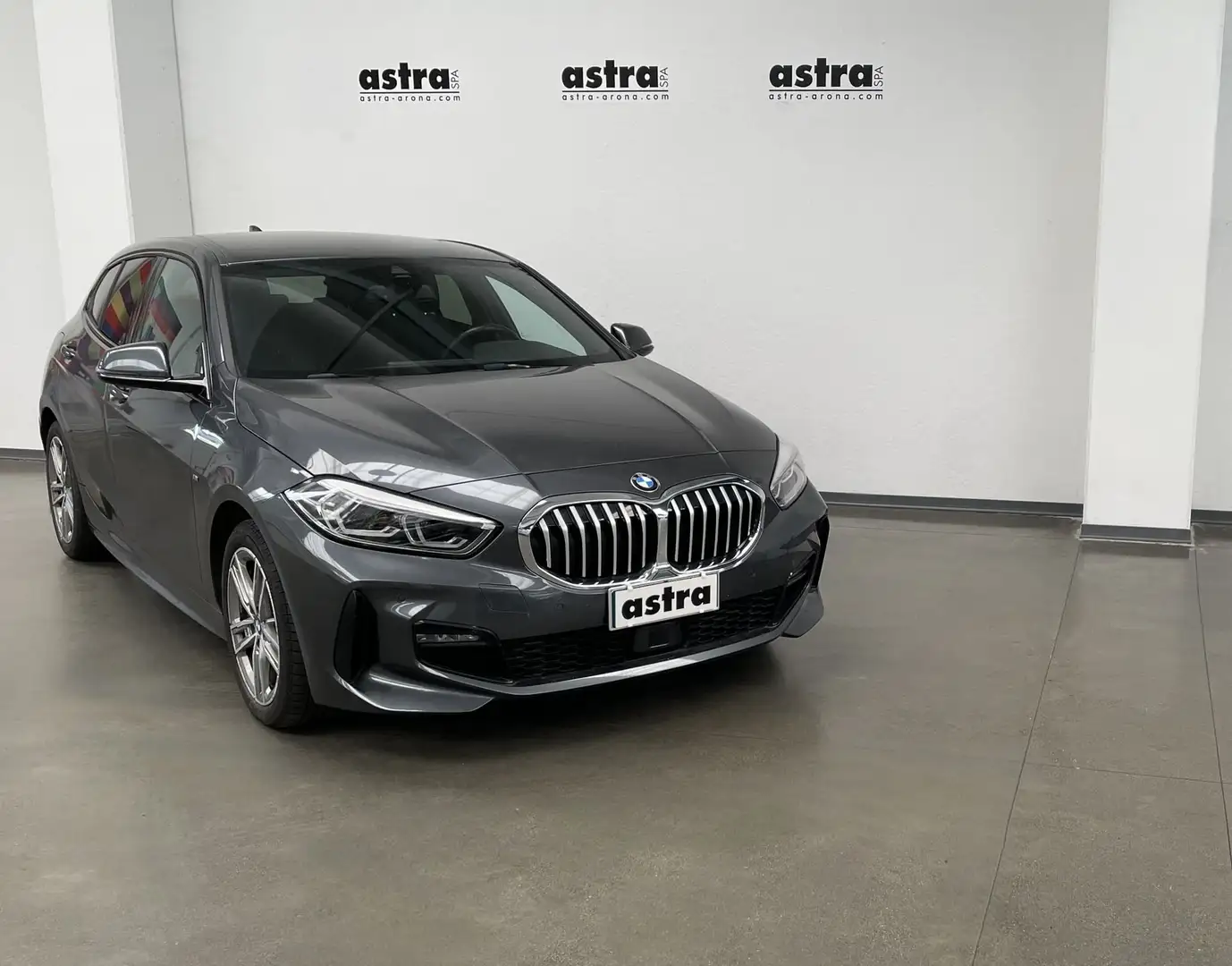 BMW 116 116d 5p. M Sport Grijs - 1
