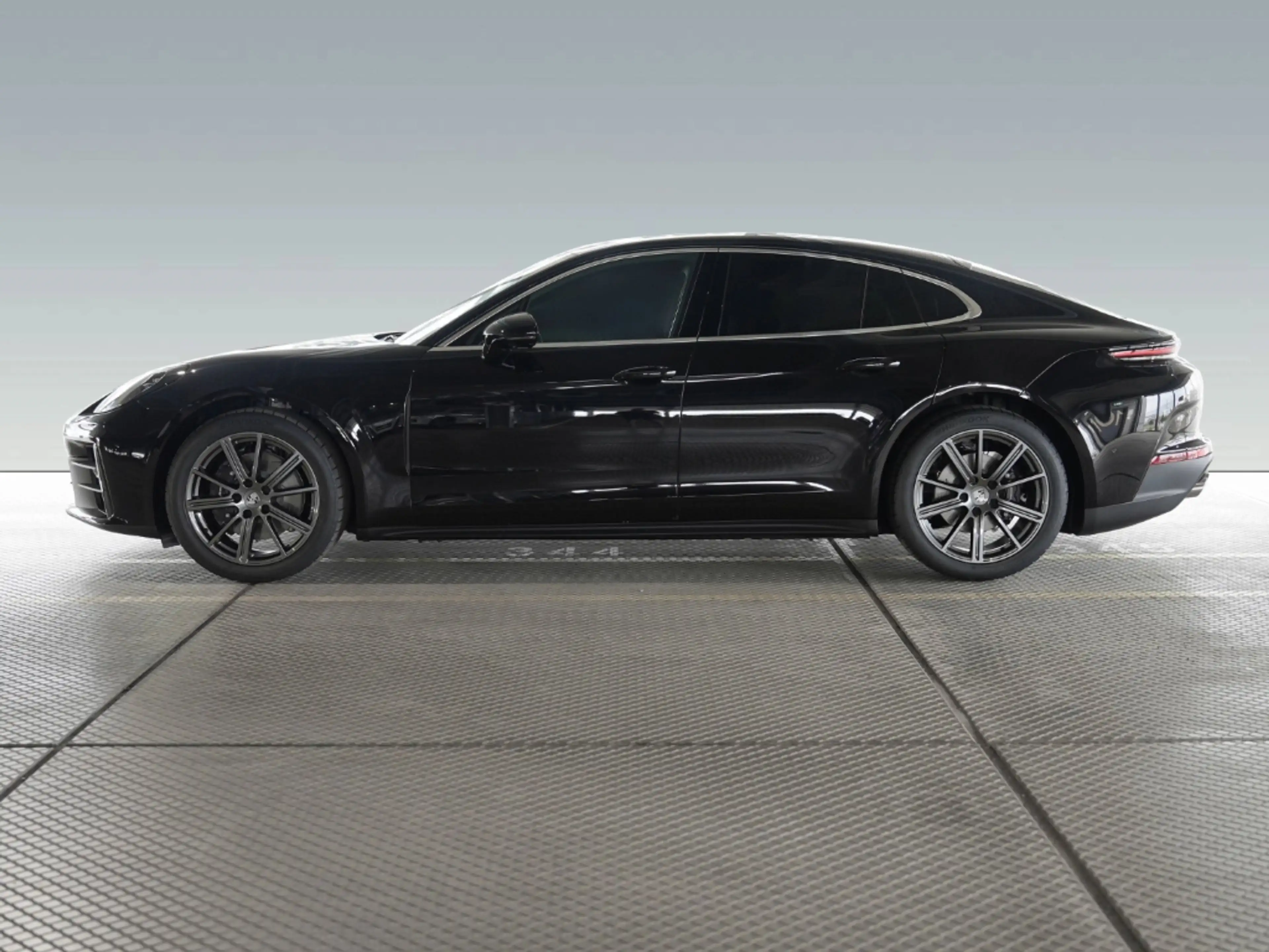 Porsche Panamera 4 — photo 2