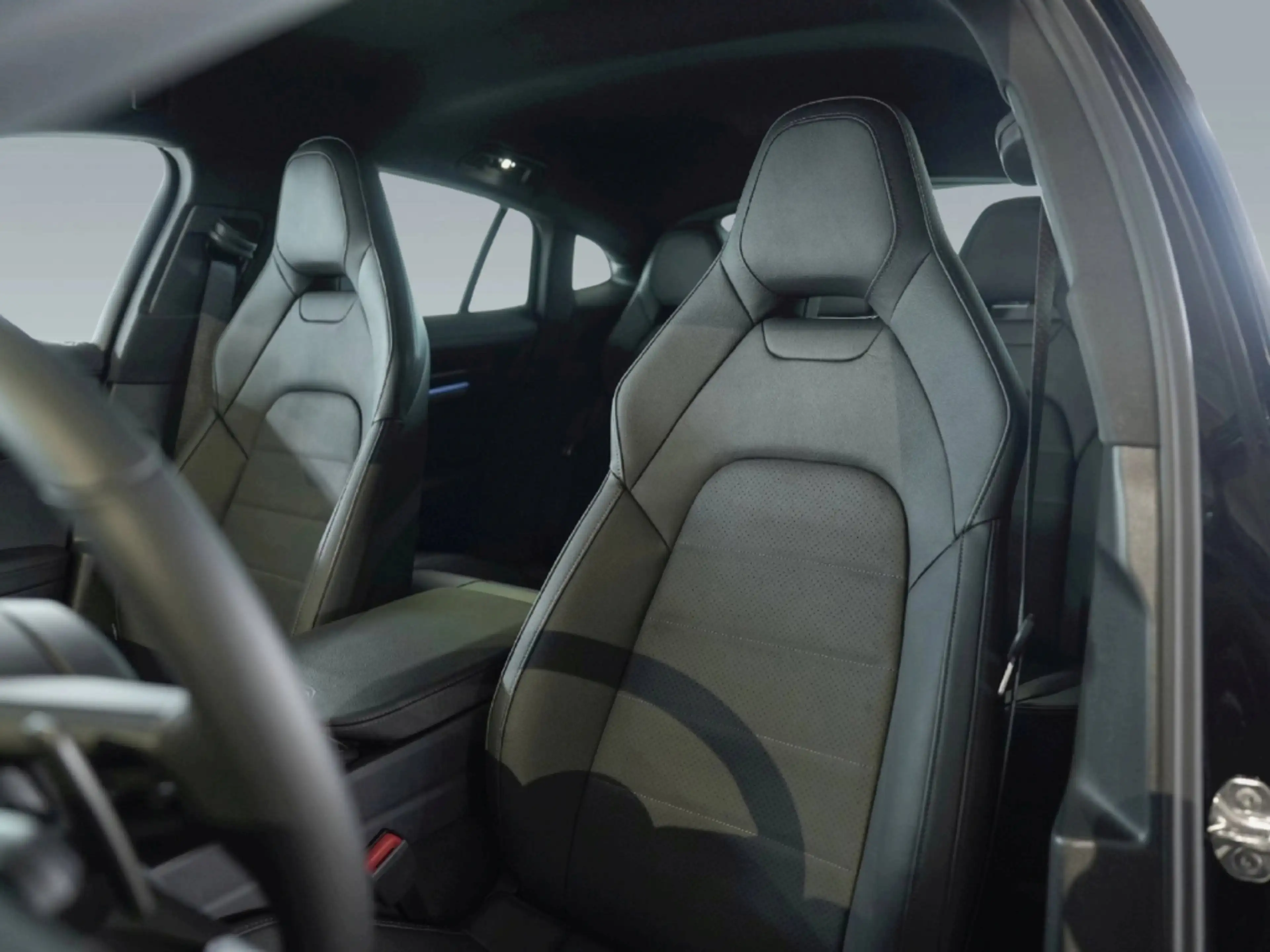 Porsche Panamera 4 — photo 6