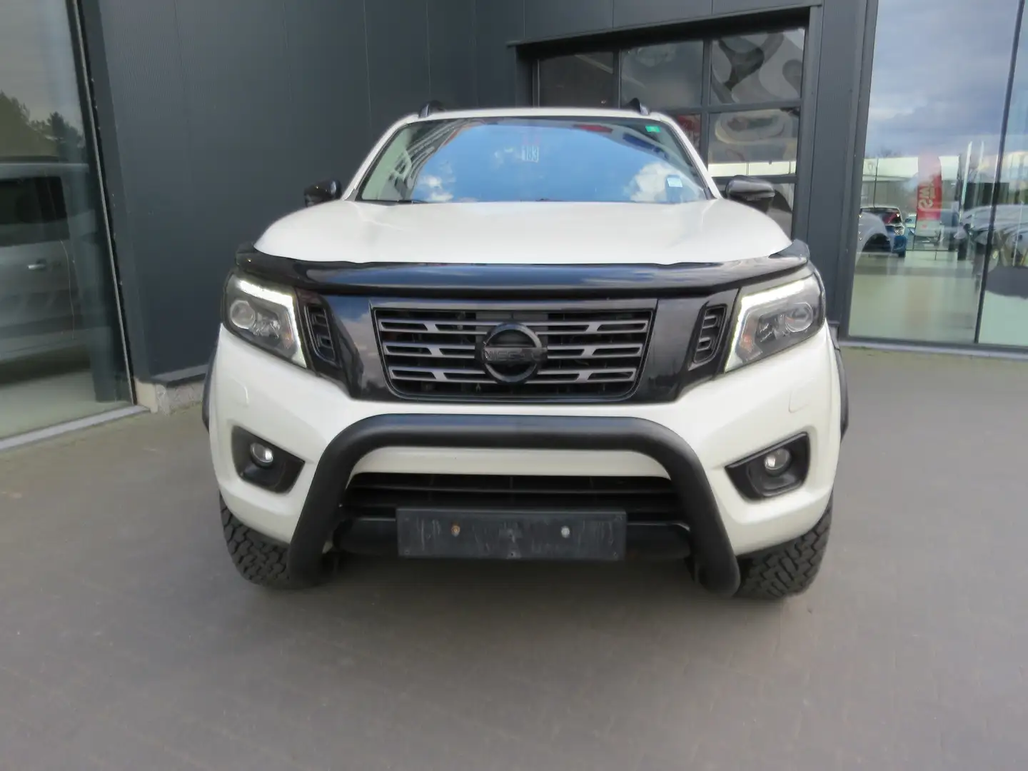 Nissan NP300 2.3 dCi 4WD N-Guard Blanc - 2