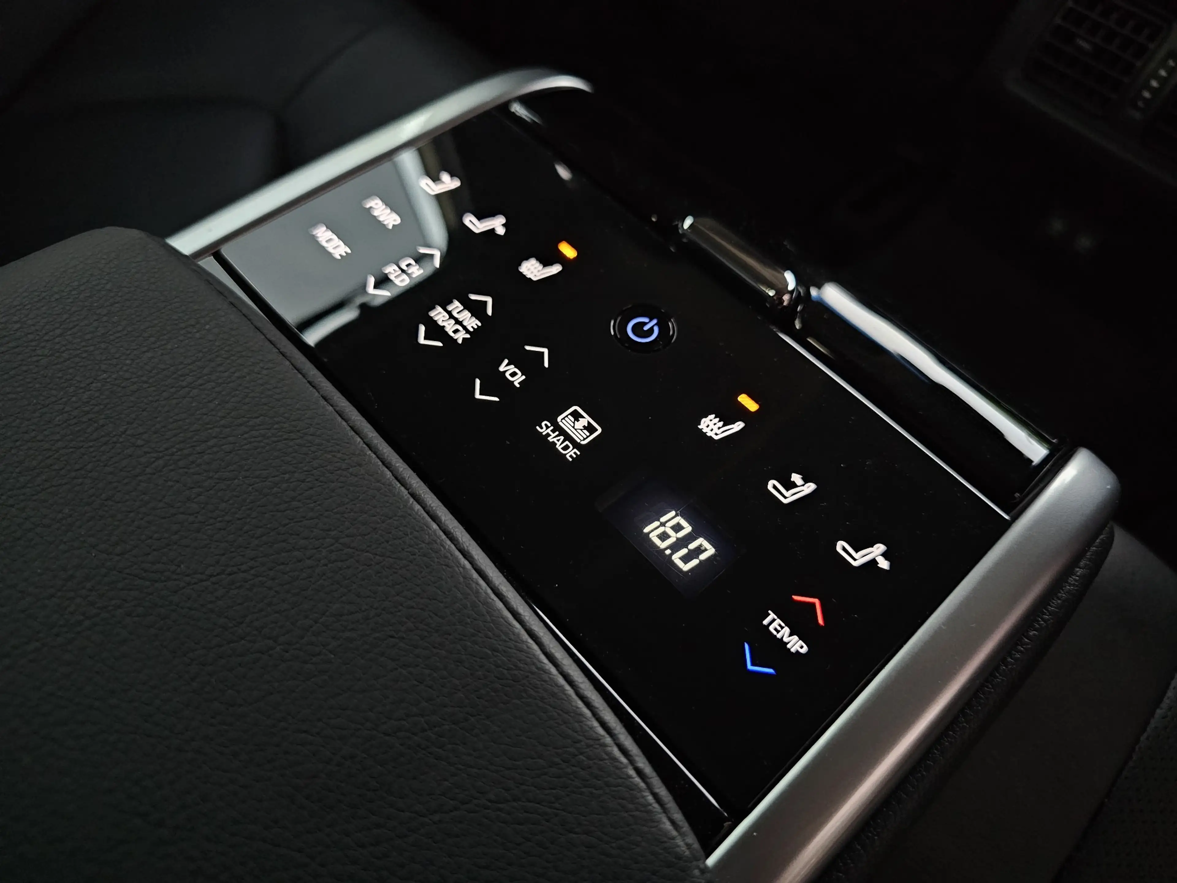 Toyota Camry 2.5 HYBRID (178ch) PREMIUM PLUS 2021 67.613km !! — photo 14