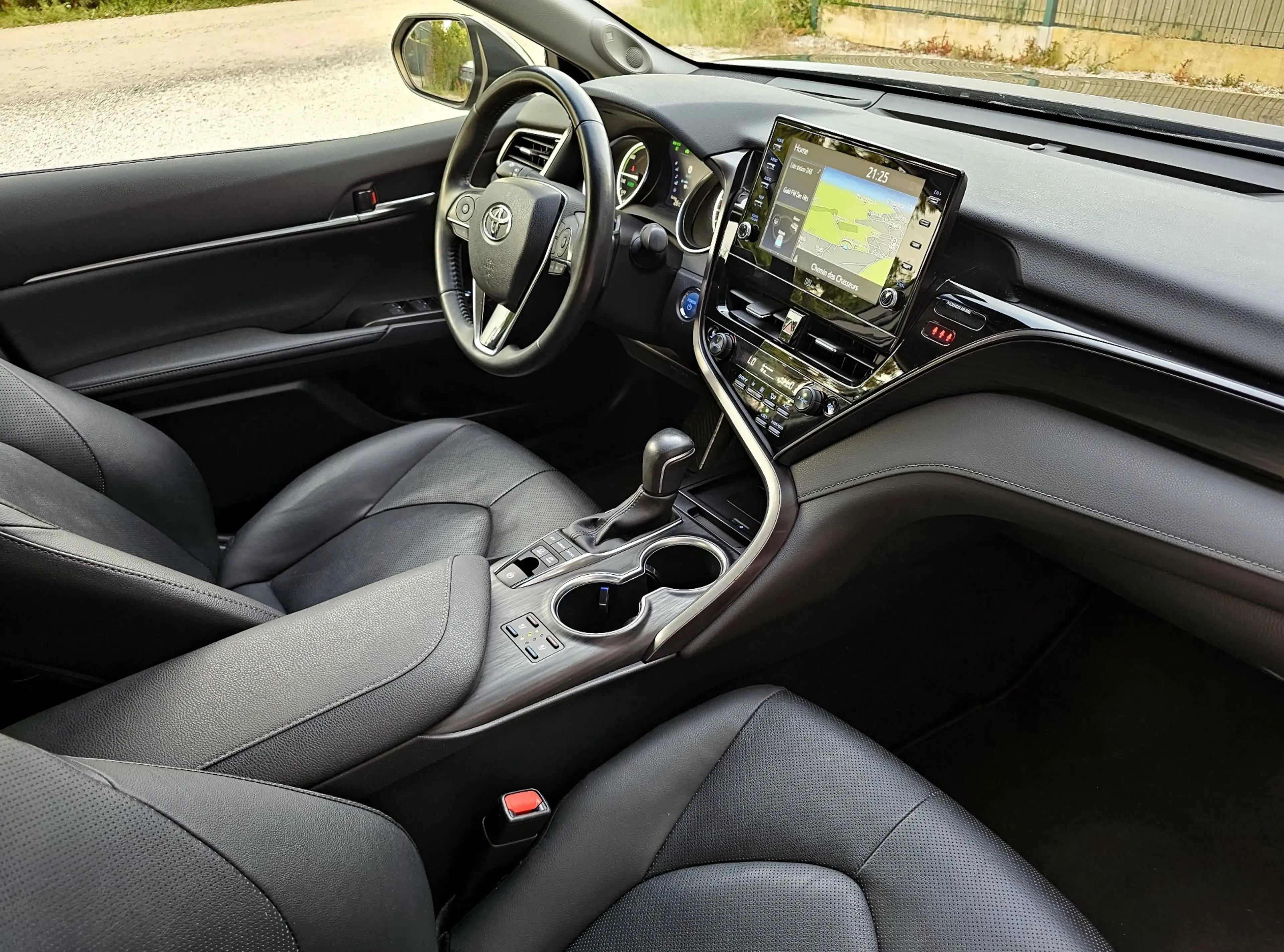 Toyota Camry 2.5 HYBRID (178ch) PREMIUM PLUS 2021 67.613km !! — photo 10