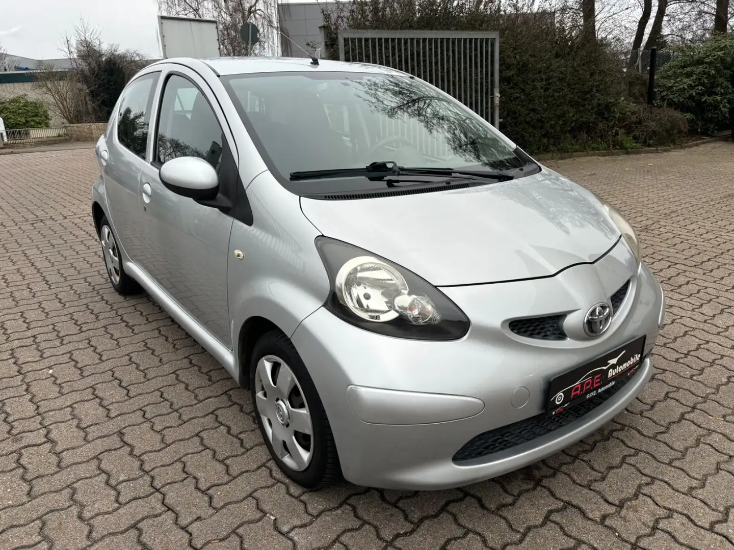 Toyota Aygo AYGO Cool Klima Tüv/Au NEU Plateado - 1
