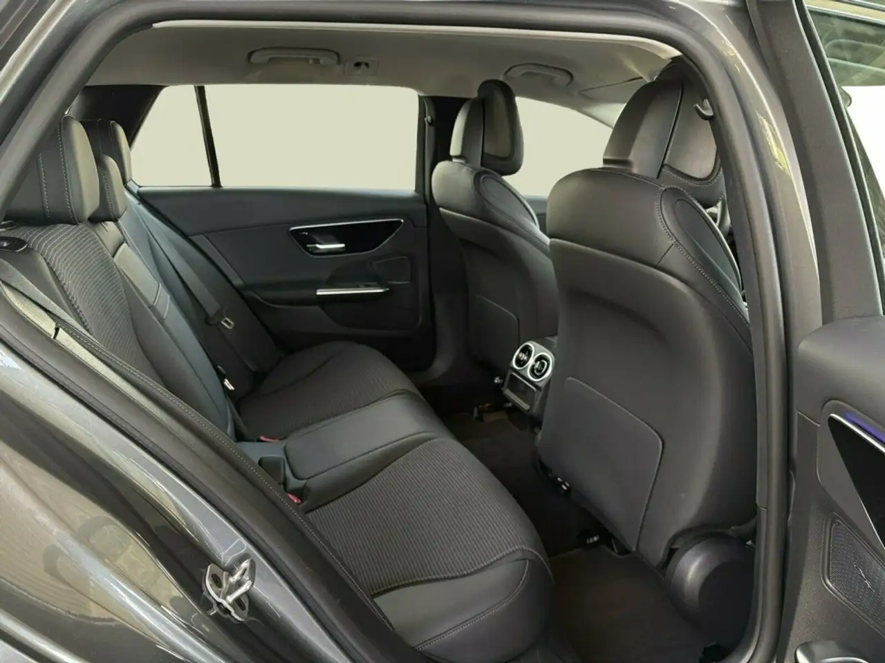 Mercedes-Benz C 180 T AHK/NAVI/LED/360 13