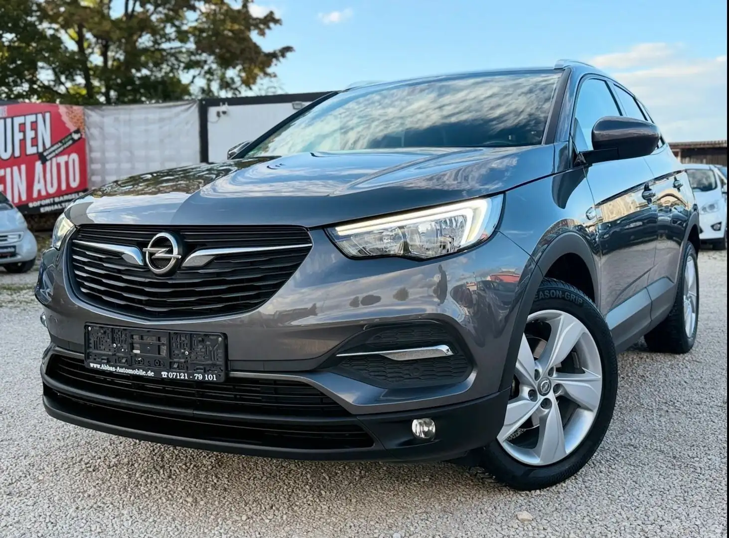 Opel Grandland X 1,6D Grau - 1