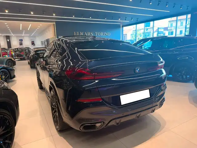BMW X6 view 2