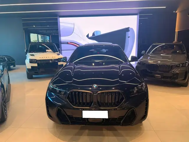 BMW X6 view 3