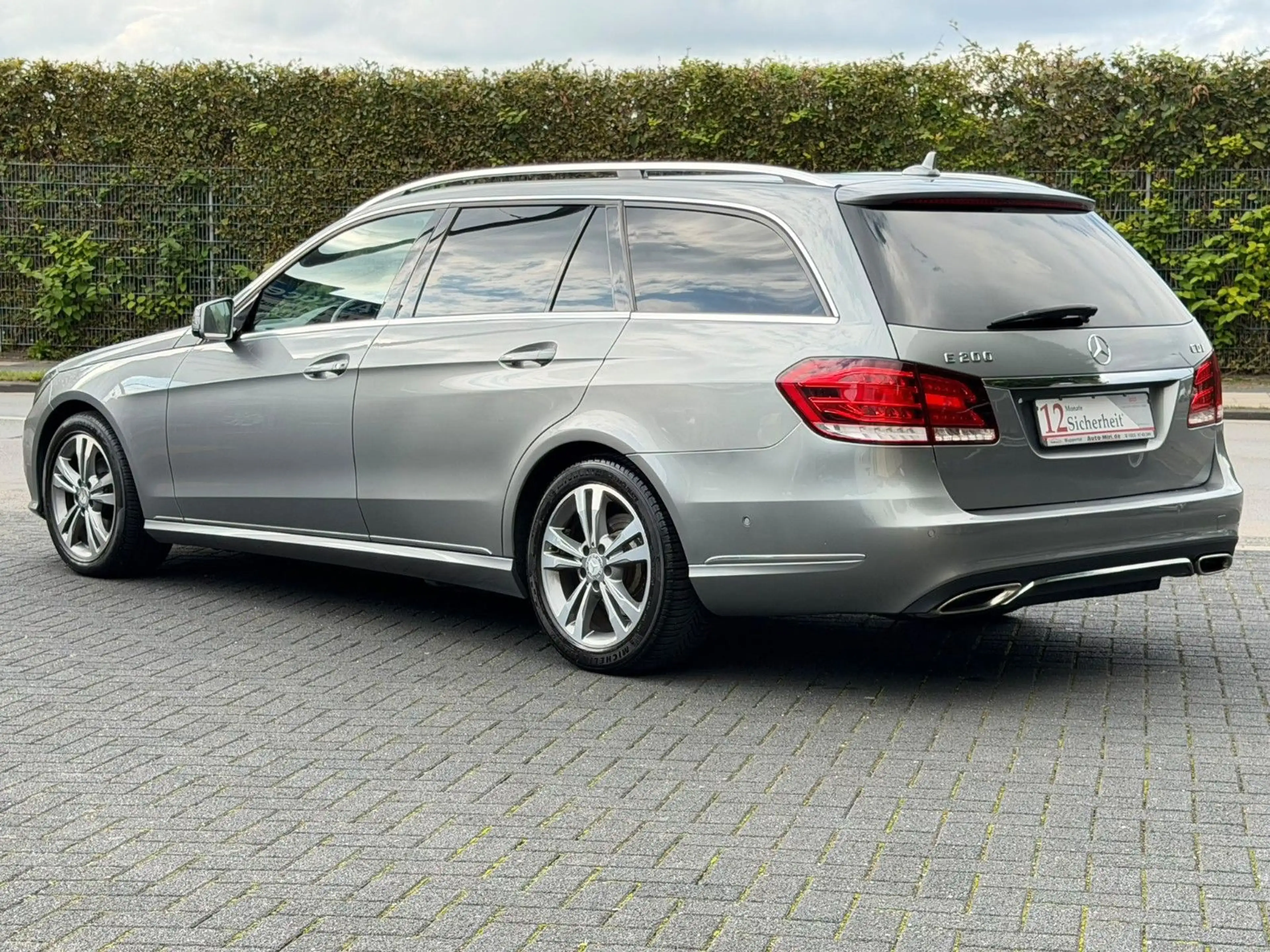 Mercedes-Benz E 200 CDI BlueEfficiency LED-Navi-PDC-Leder- — photo 4