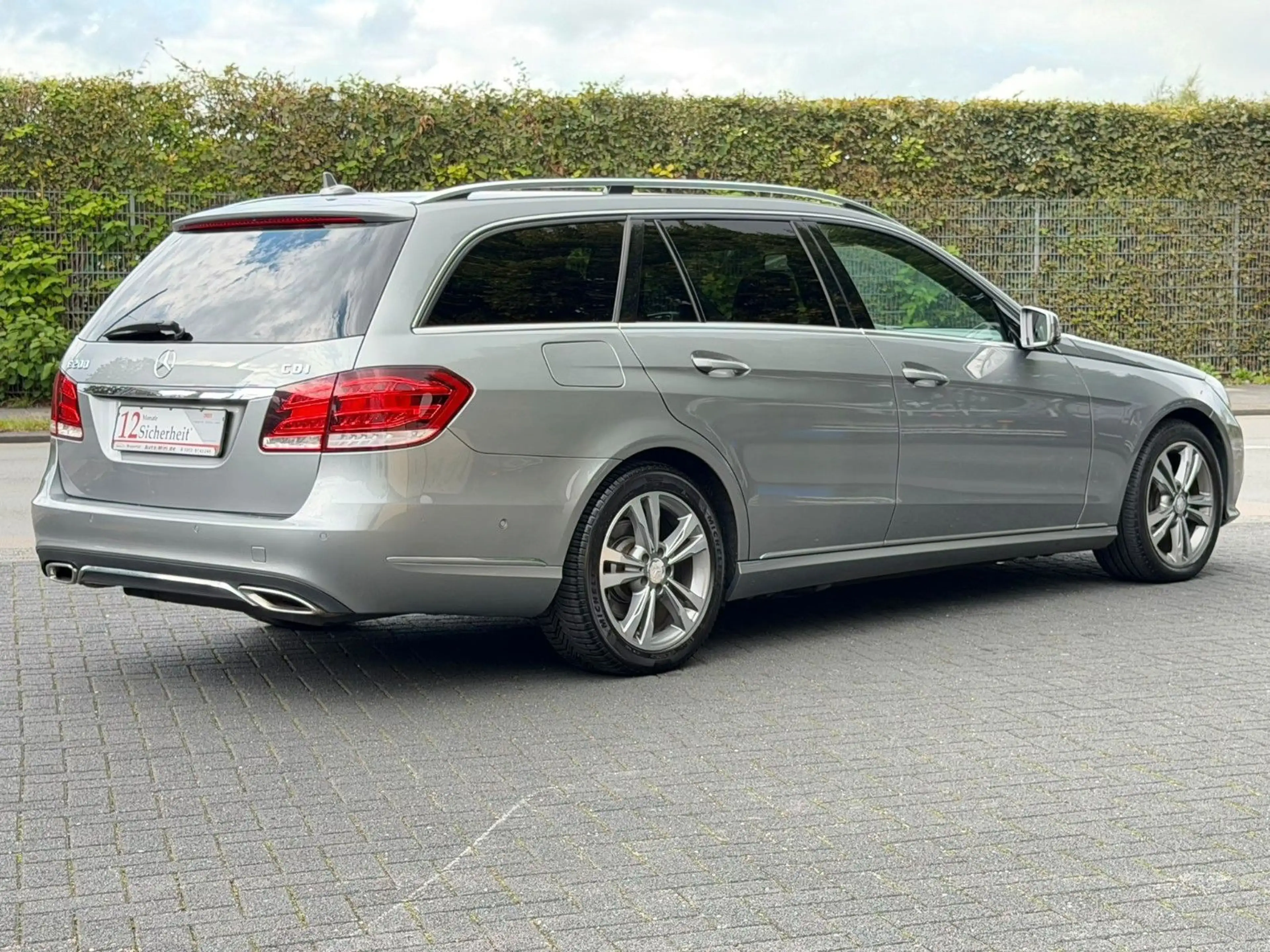 Mercedes-Benz E 200 CDI BlueEfficiency LED-Navi-PDC-Leder- — photo 3