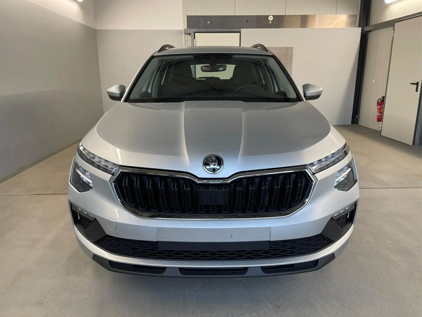 Skoda Kamiq Facelift 95PS Sitzheizung+App-Connect 1.0 TSI 7... Silber - 2