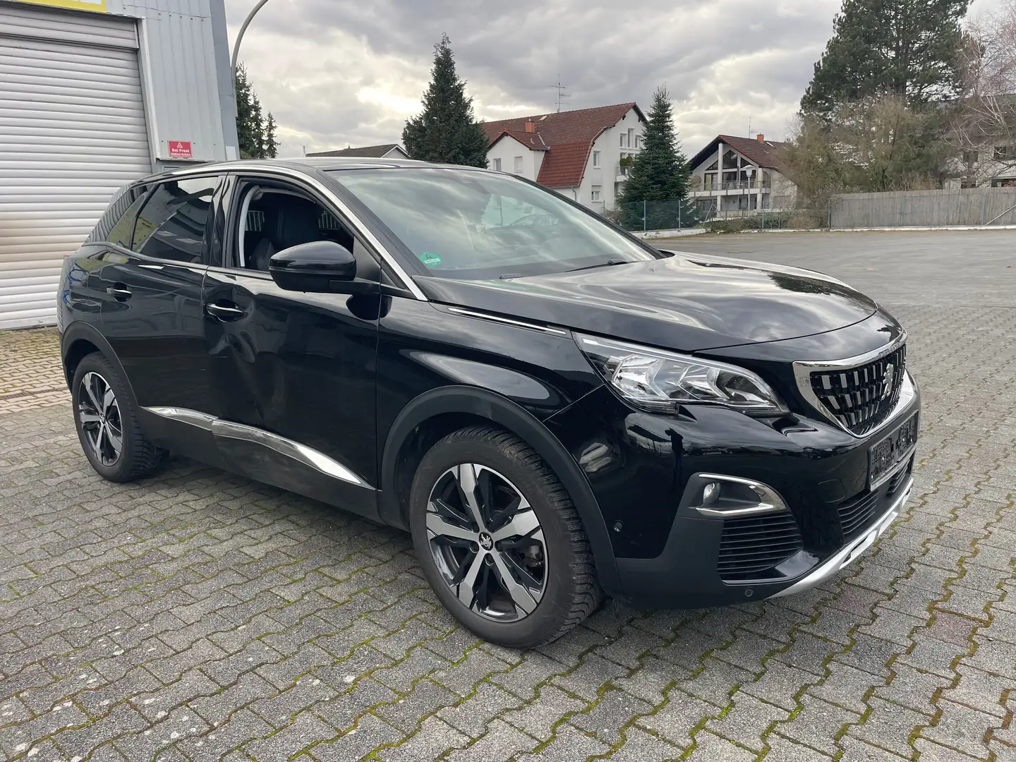 Peugeot 3008 3008 PureTech 130 StartStop Allure Schwarz - 1