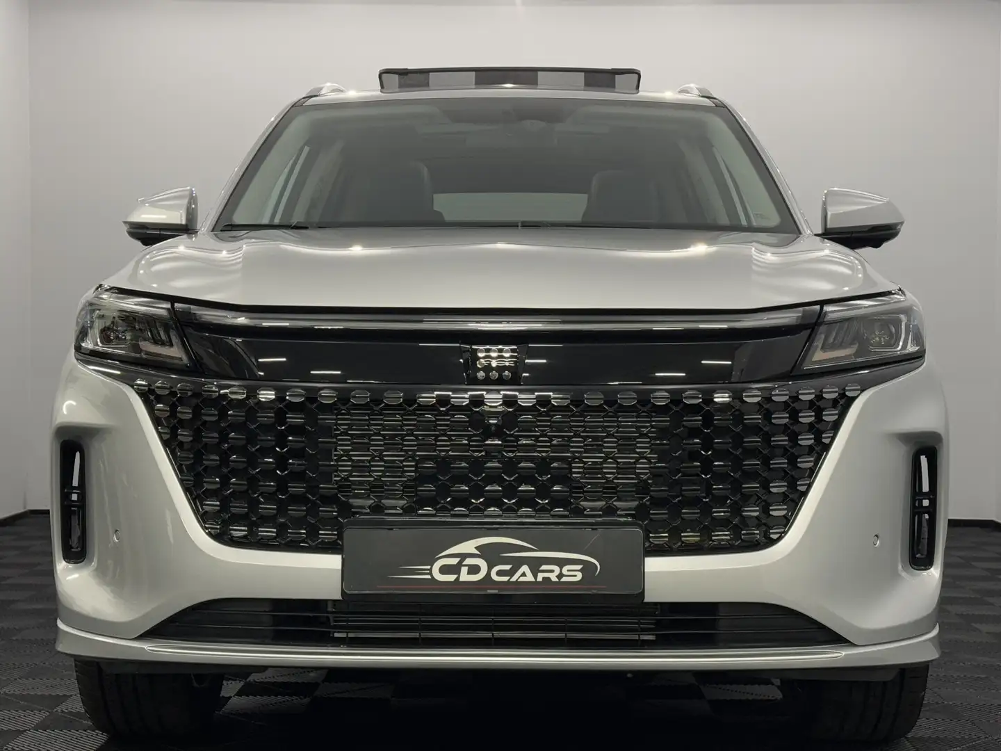 DFSK E5 1.5 PHEV Plug-in 288PK 360 Camera, Pano, Leder, Ke Šedá - 2