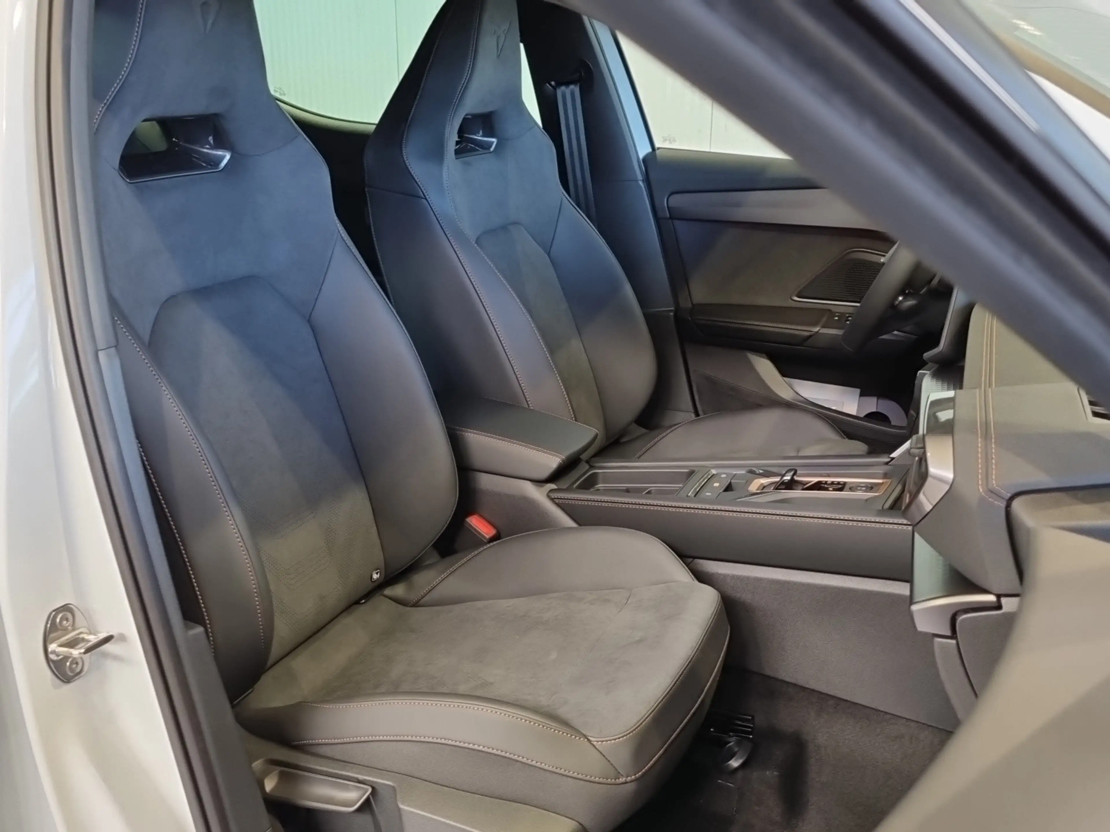 CUPRA Leon e-HYBRID 150/204 — photo 16
