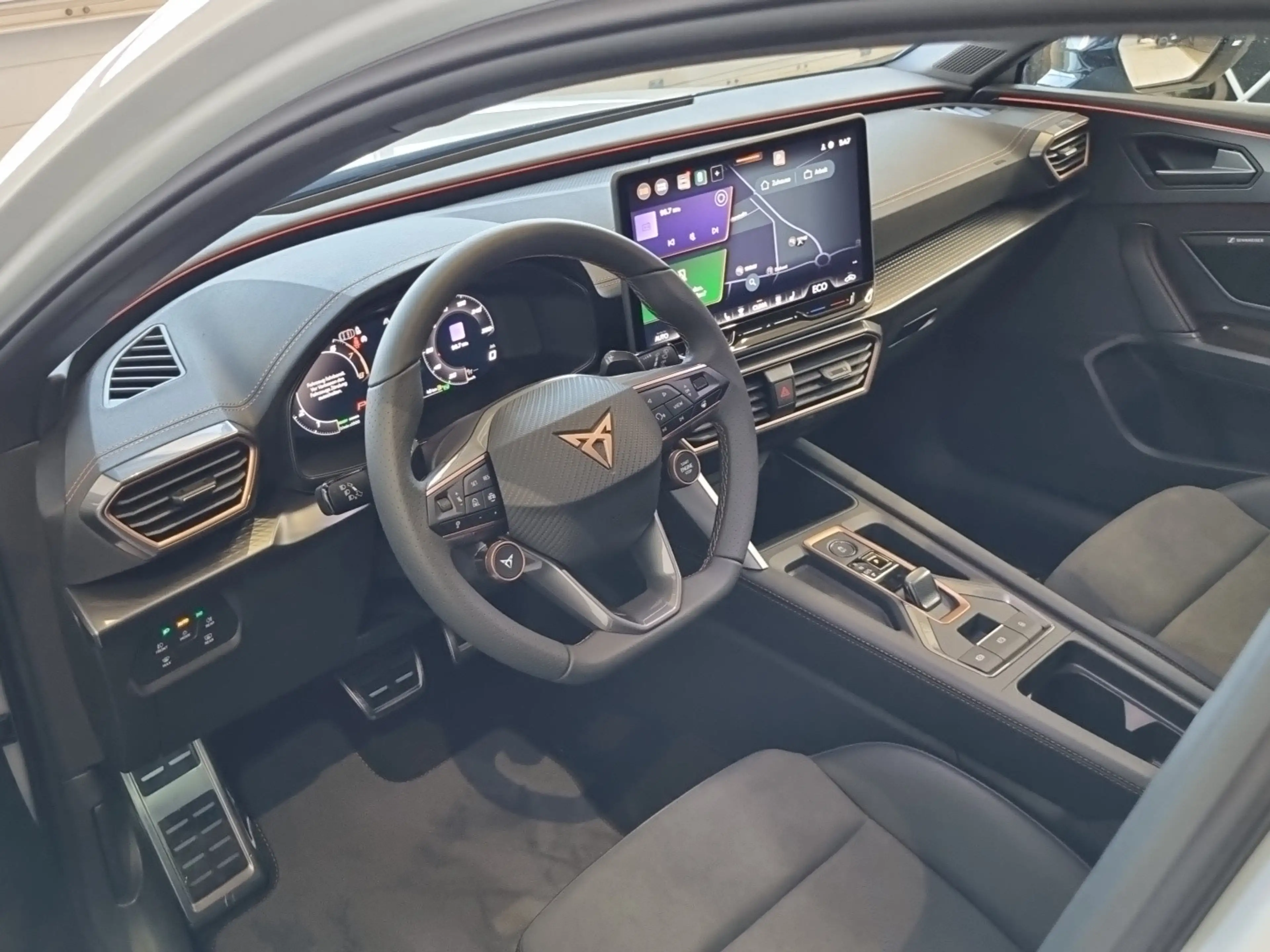 CUPRA Leon e-HYBRID 150/204 — photo 8