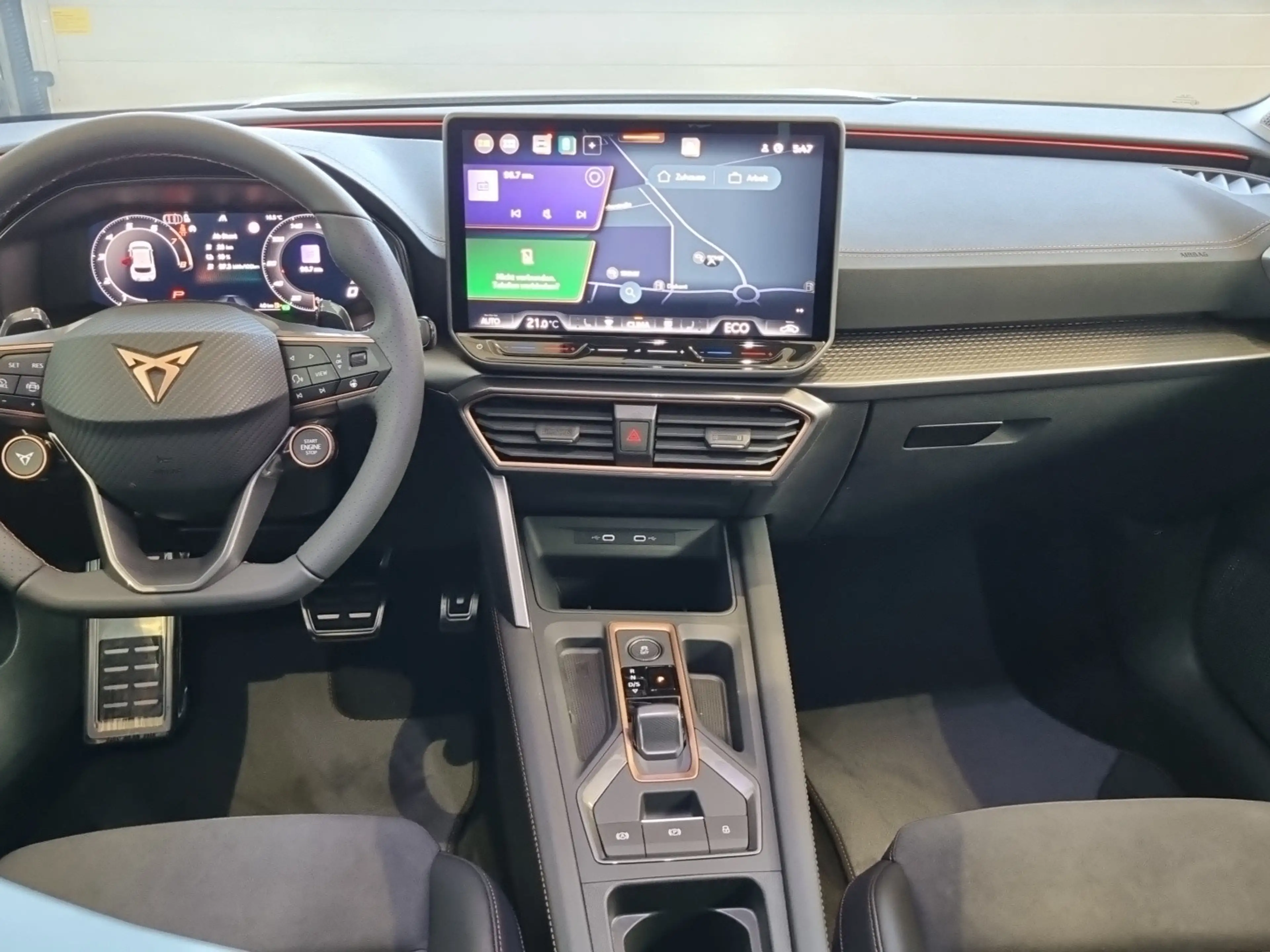 CUPRA Leon e-HYBRID 150/204 — photo 9