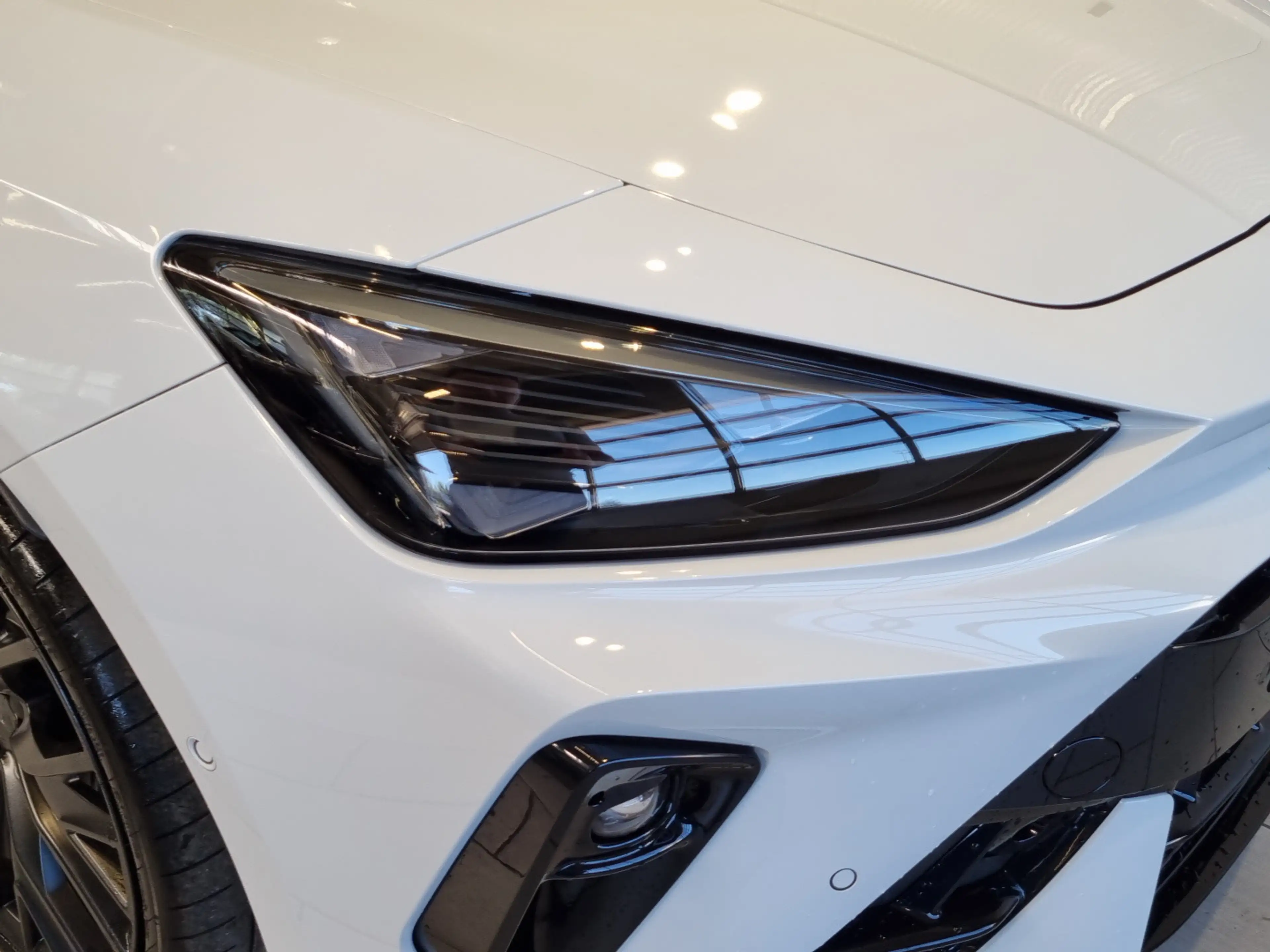 CUPRA Leon e-HYBRID 150/204 — photo 7