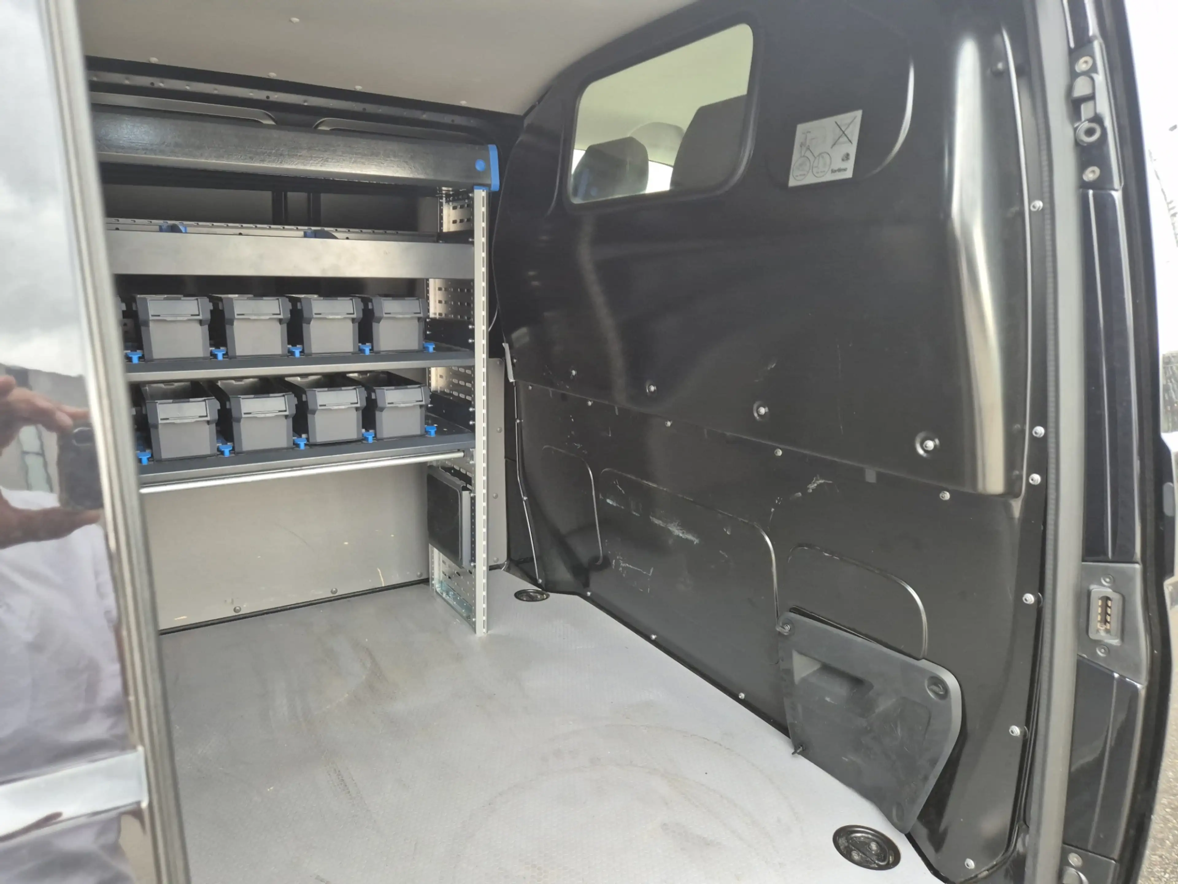 Volkswagen Transporter 2.0 TDI L1H1 26 3 persoons, achterklep. — photo 7