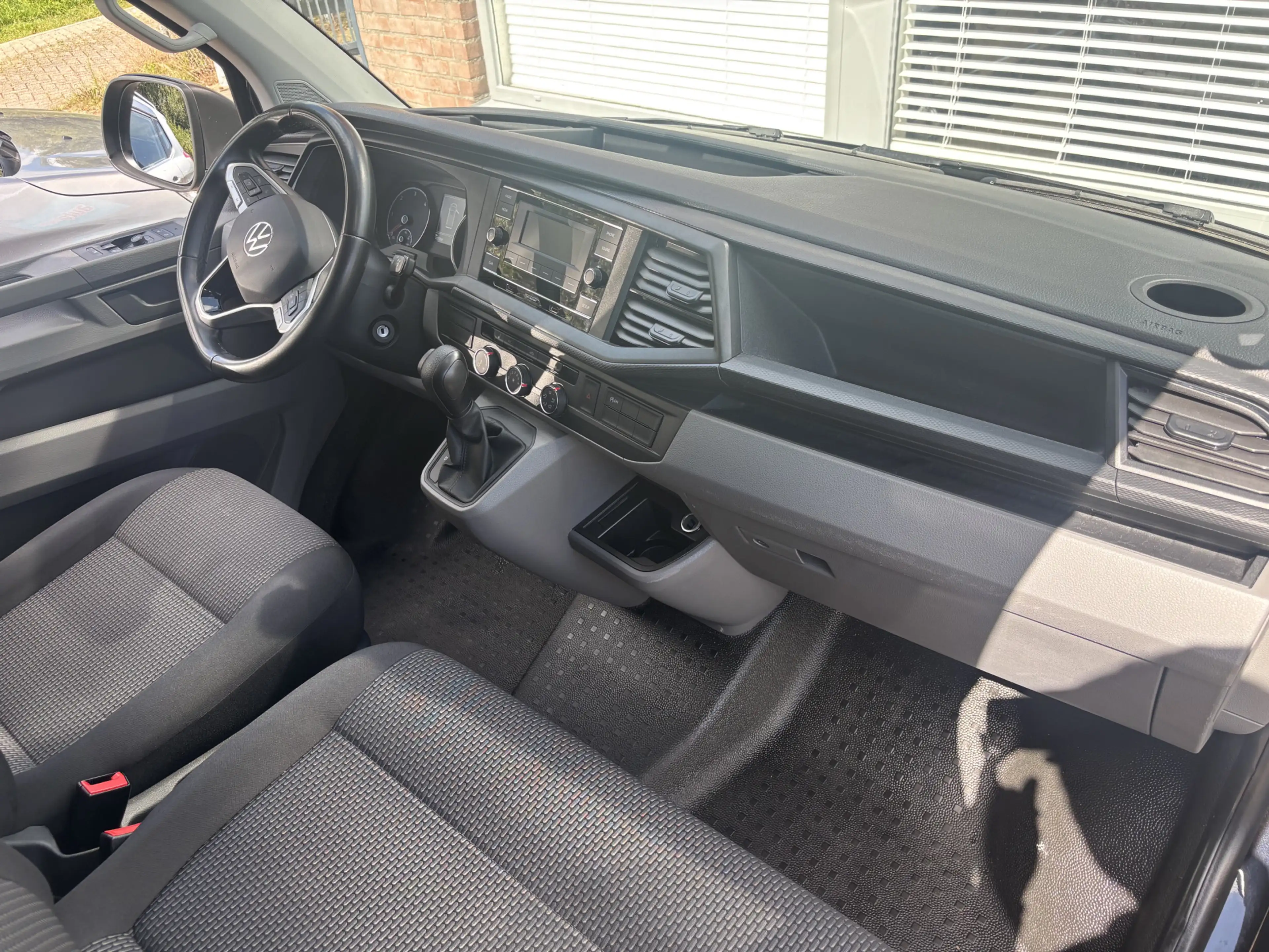 Volkswagen Transporter 2.0 TDI L1H1 26 3 persoons, achterklep. — photo 5
