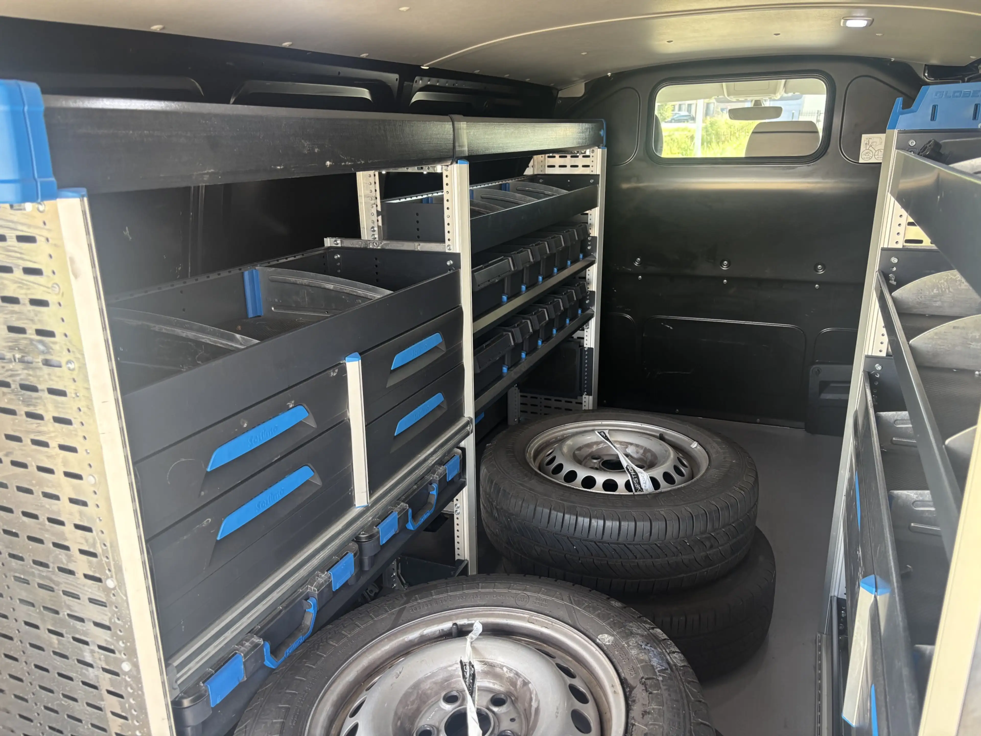 Volkswagen Transporter 2.0 TDI L1H1 26 3 persoons, achterklep. — photo 15