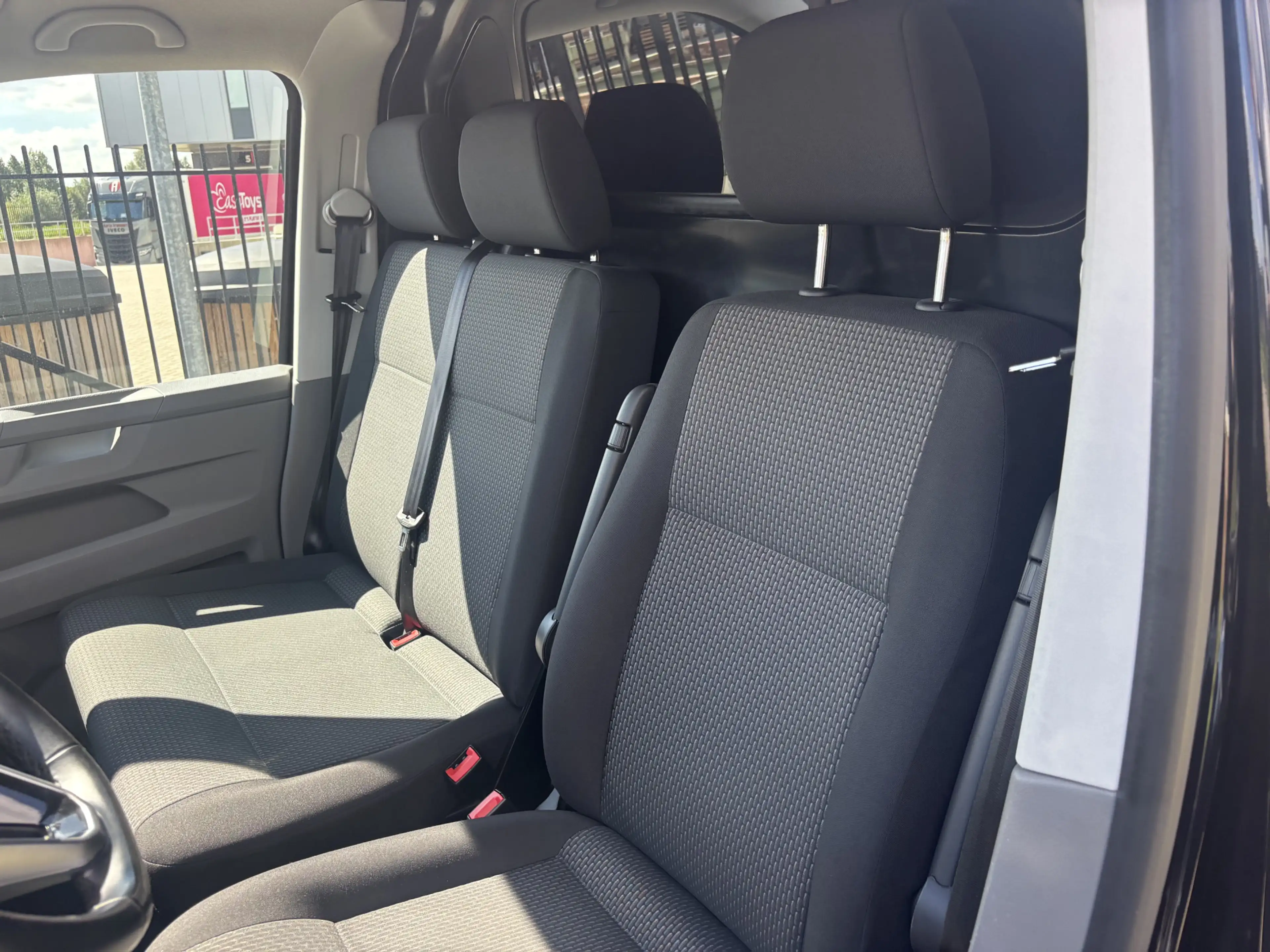 Volkswagen Transporter 2.0 TDI L1H1 26 3 persoons, achterklep. — photo 6