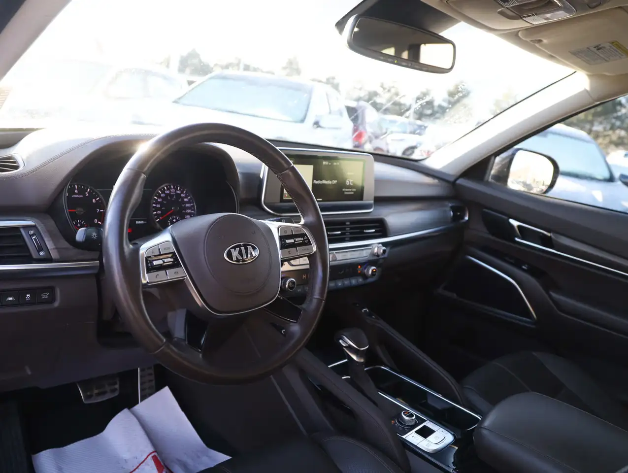 Kia Telluride снимка Kia Telluride