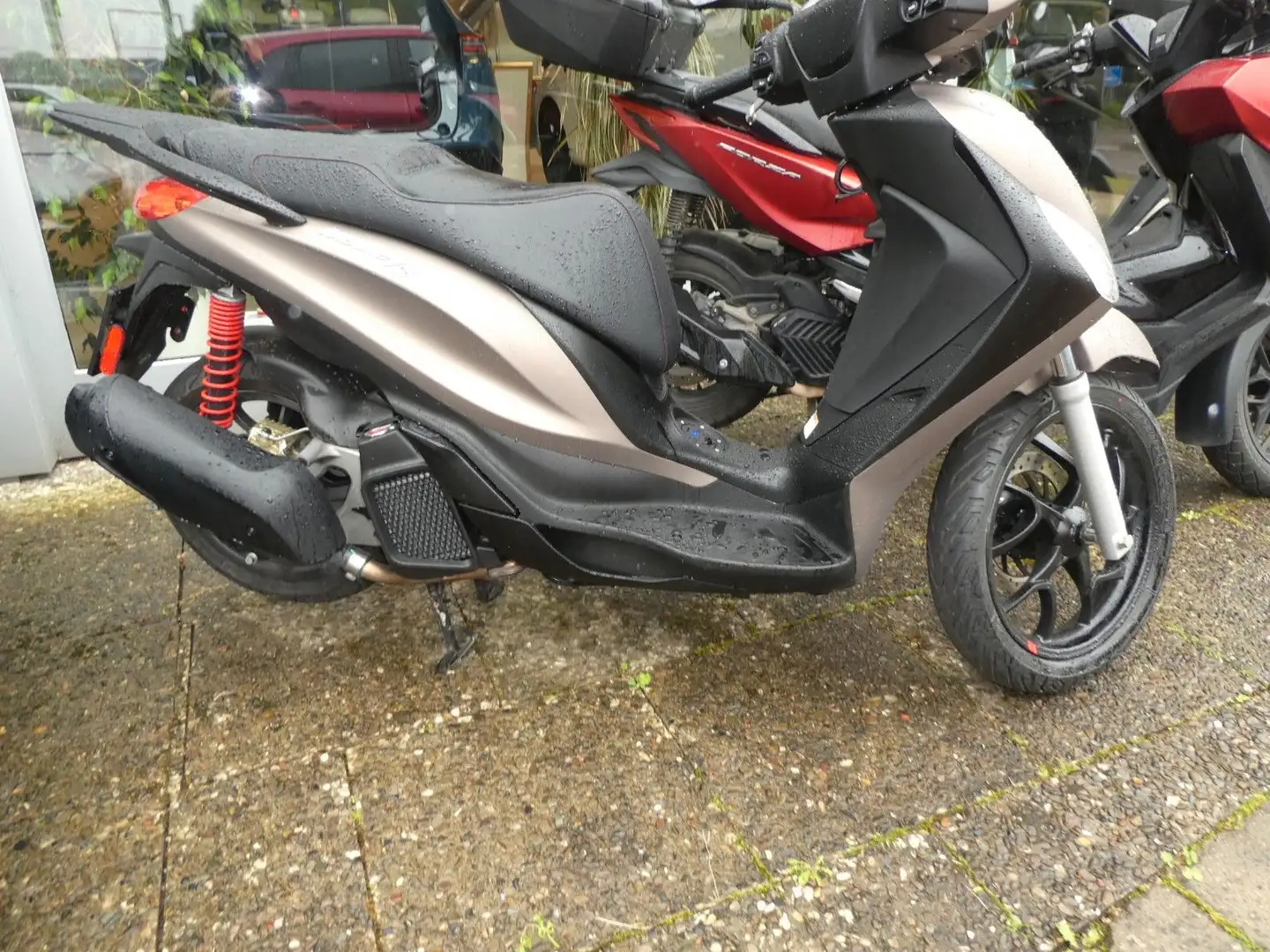 Piaggio Medley 125 S Maro - 2