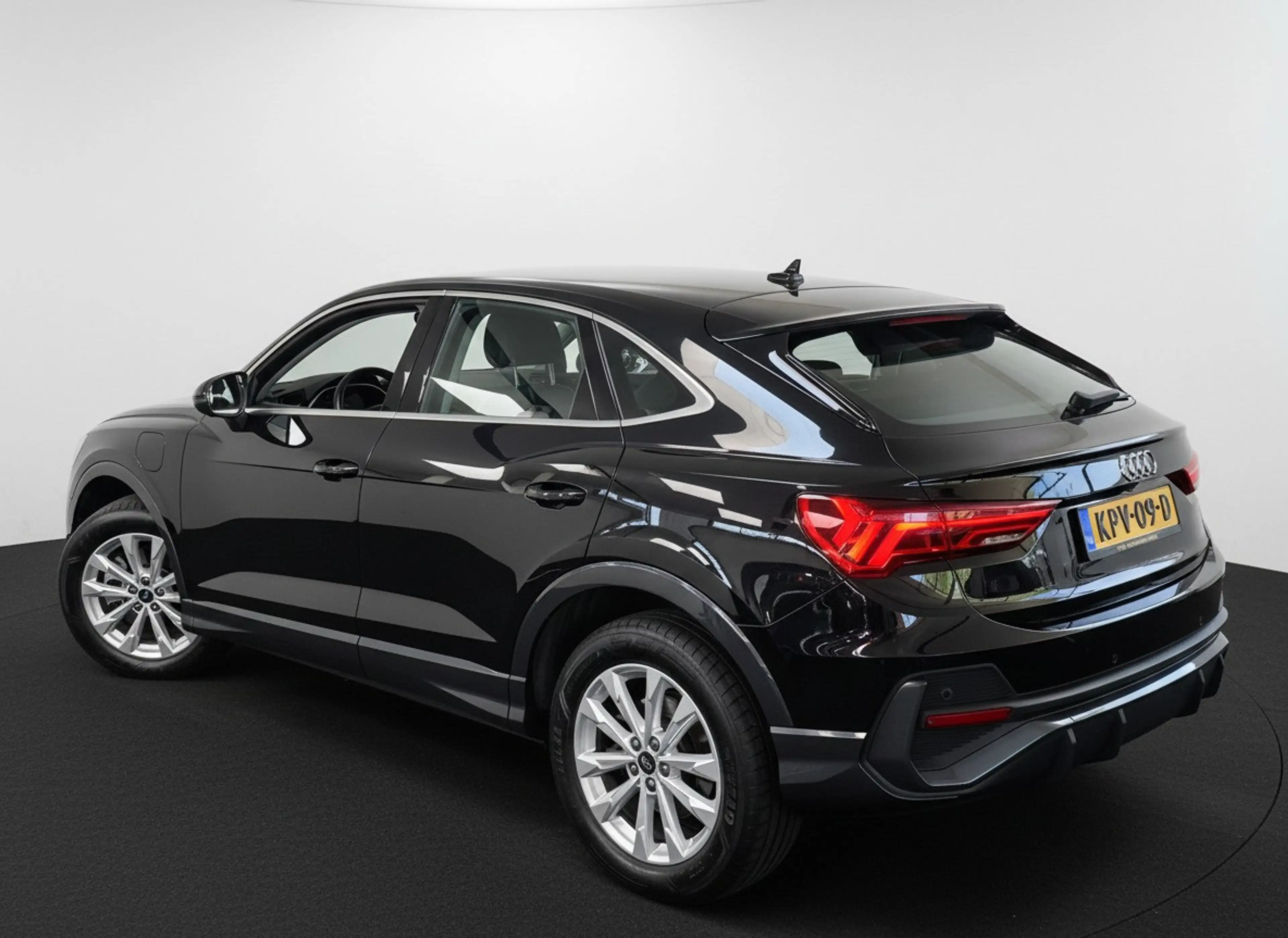 Audi Q3 Sportback 45 TFSI e 245PK BUSINESS EDITION PHEV LE — photo 6