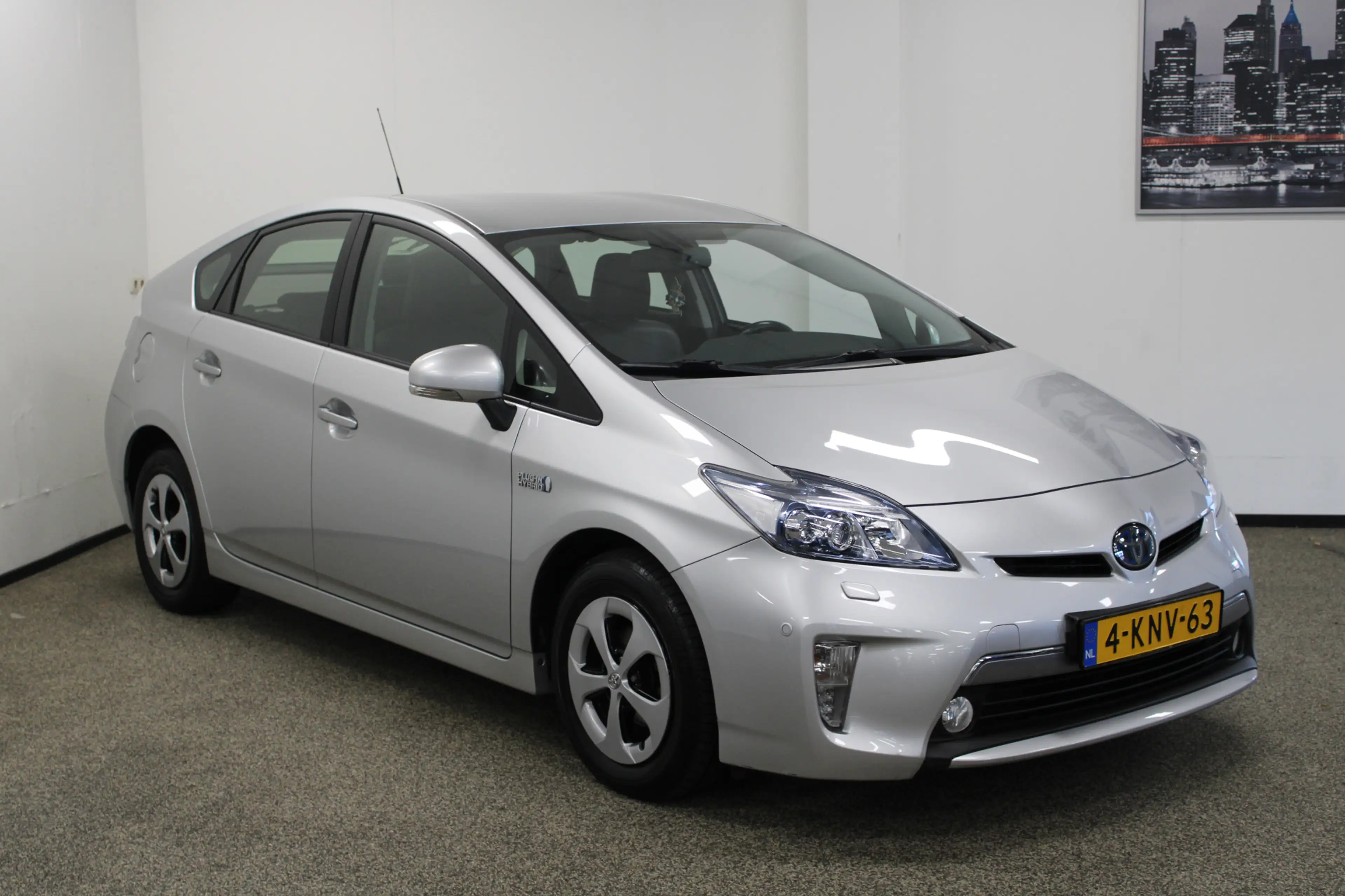 Toyota Prius 1.8 Plug-in Executive Business — photo 7