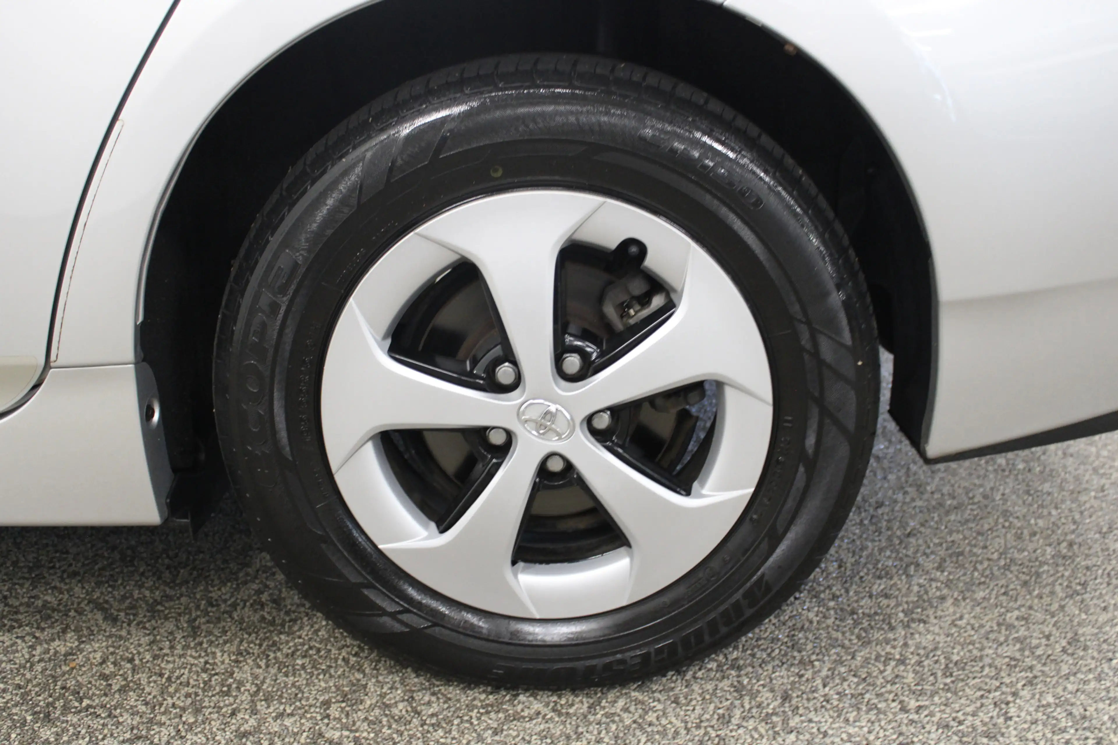 Toyota Prius 1.8 Plug-in Executive Business — photo 21