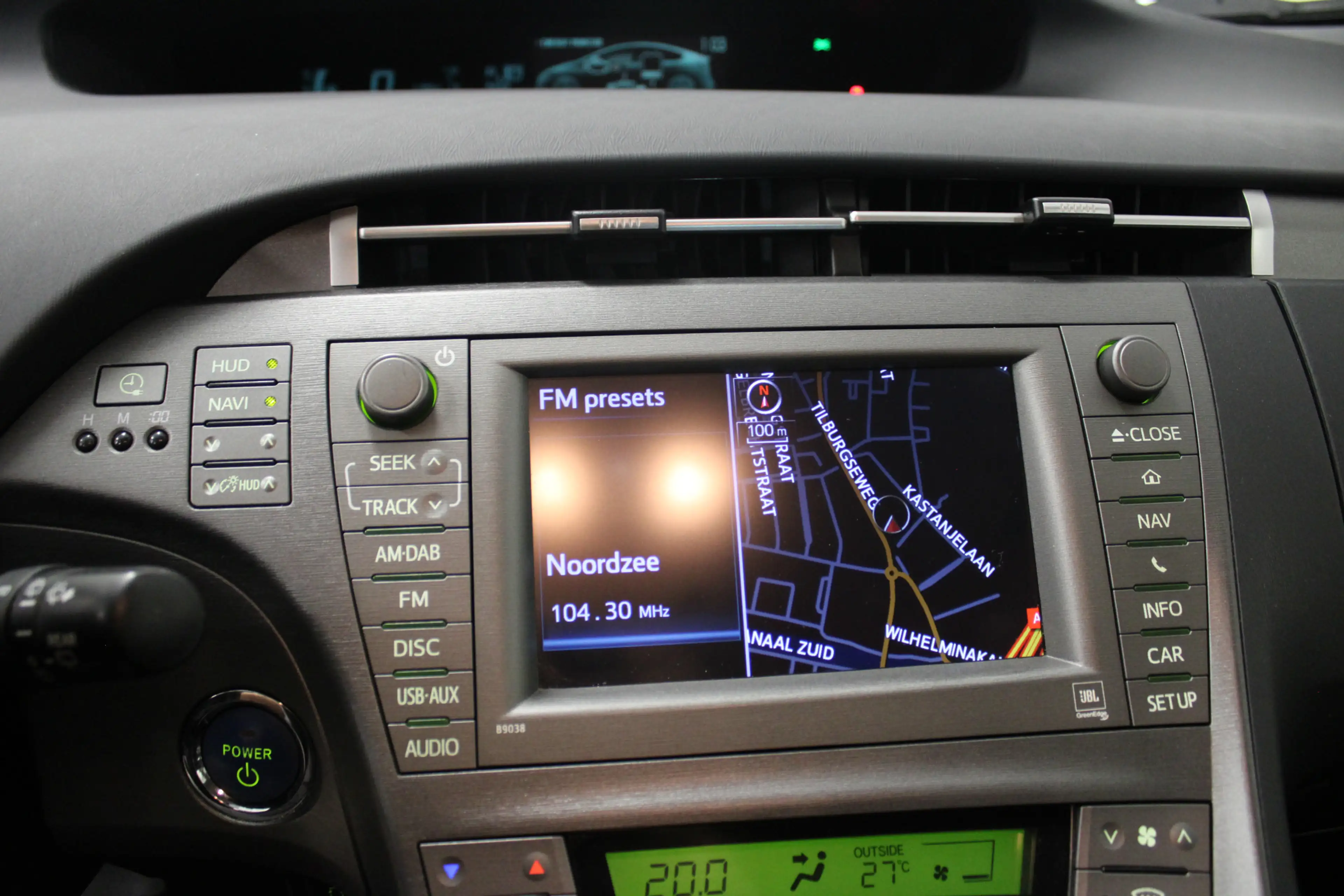 Toyota Prius 1.8 Plug-in Executive Business — photo 16