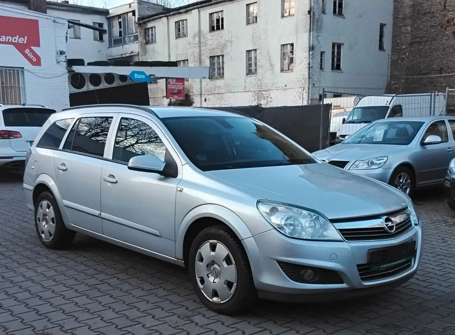 Opel Astra H Caravan Edition   Benzin/Gas LPG Silber - 1