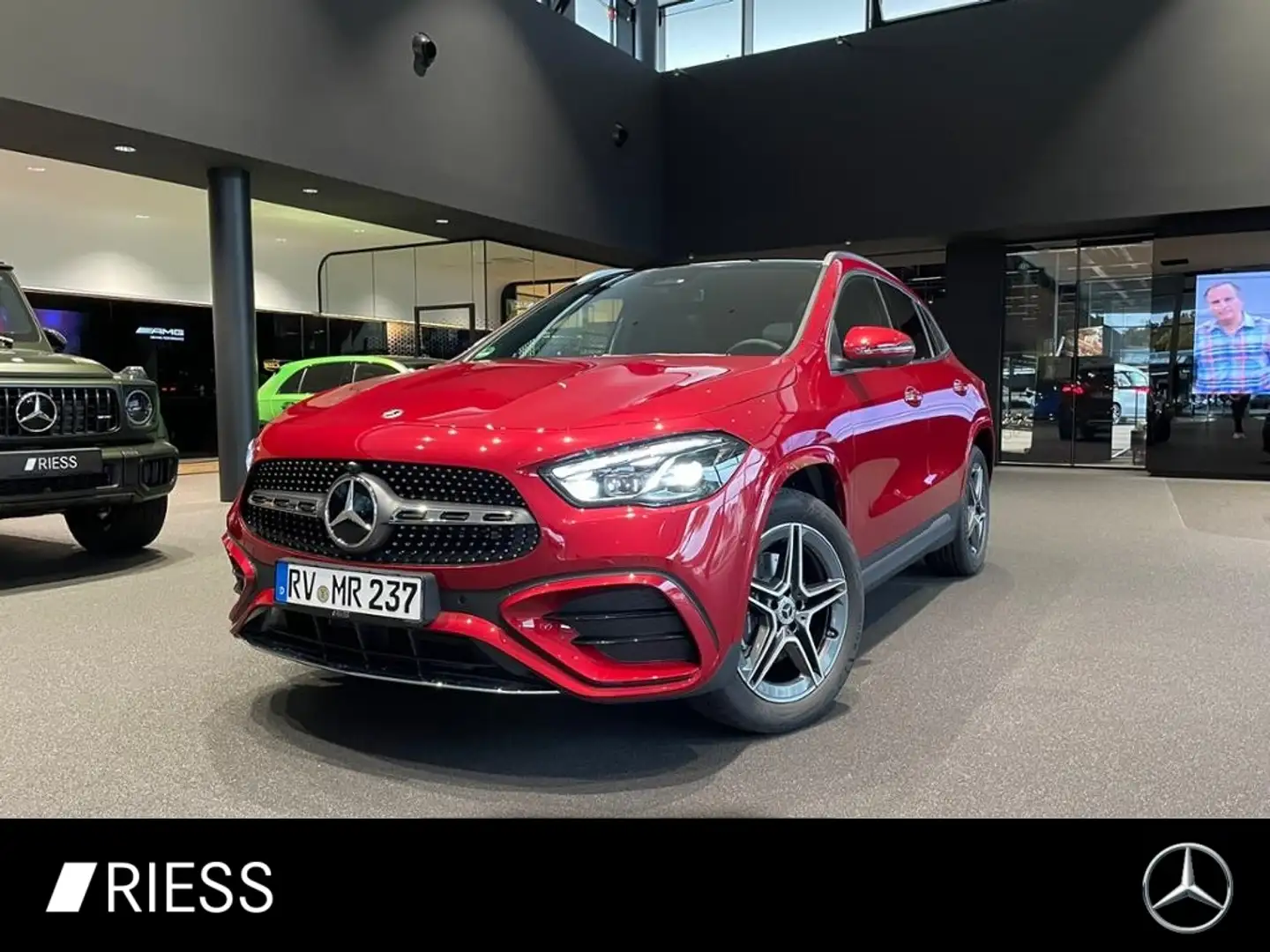 Mercedes-Benz GLA 250 e AMG+PANO+AHK+MULTIBEAM+KEYL+DISTR+360° Rot - 1