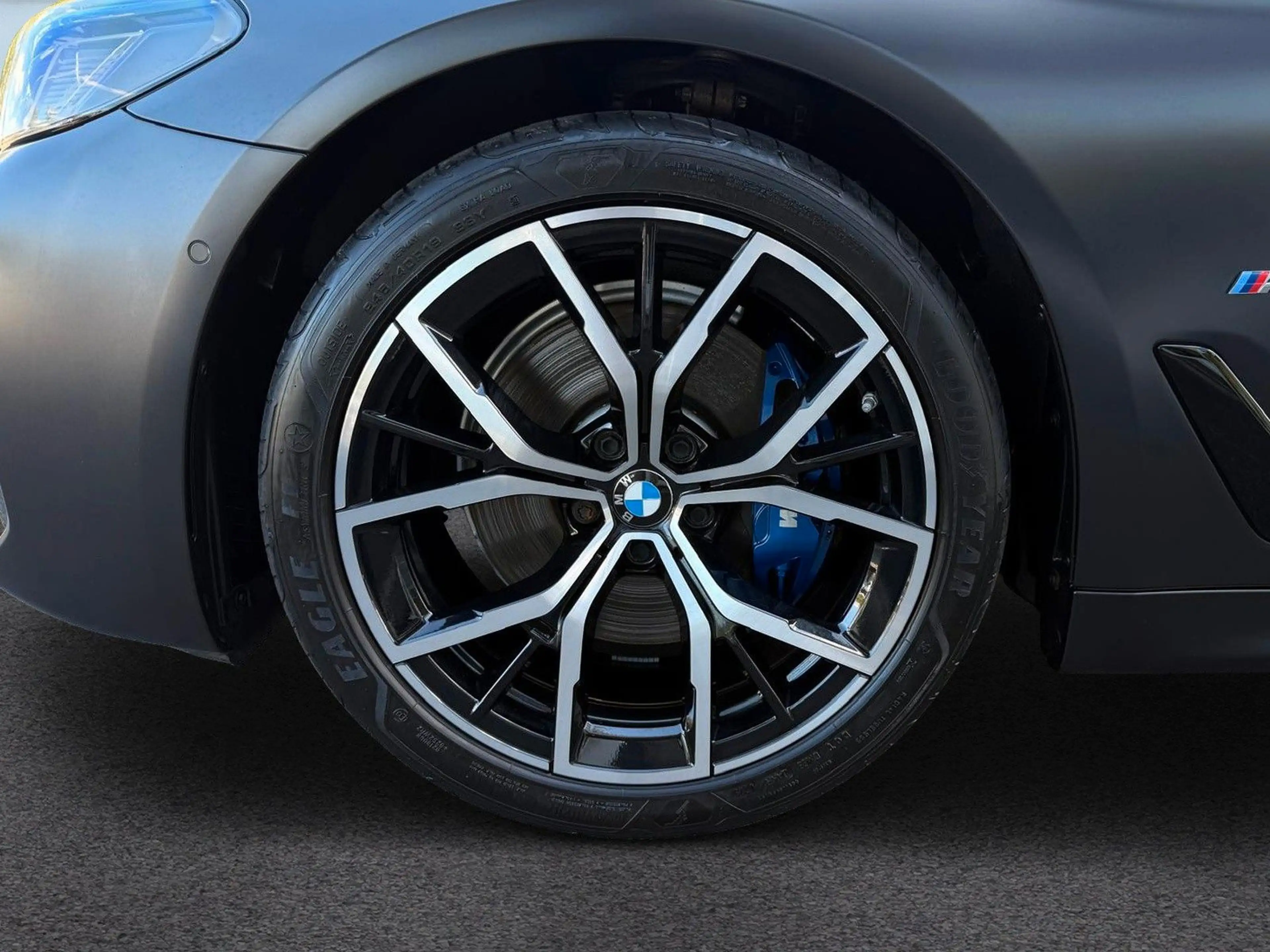 BMW 530 i M Sport * KAMERA * GESTIK * MATTLACK * — photo 13