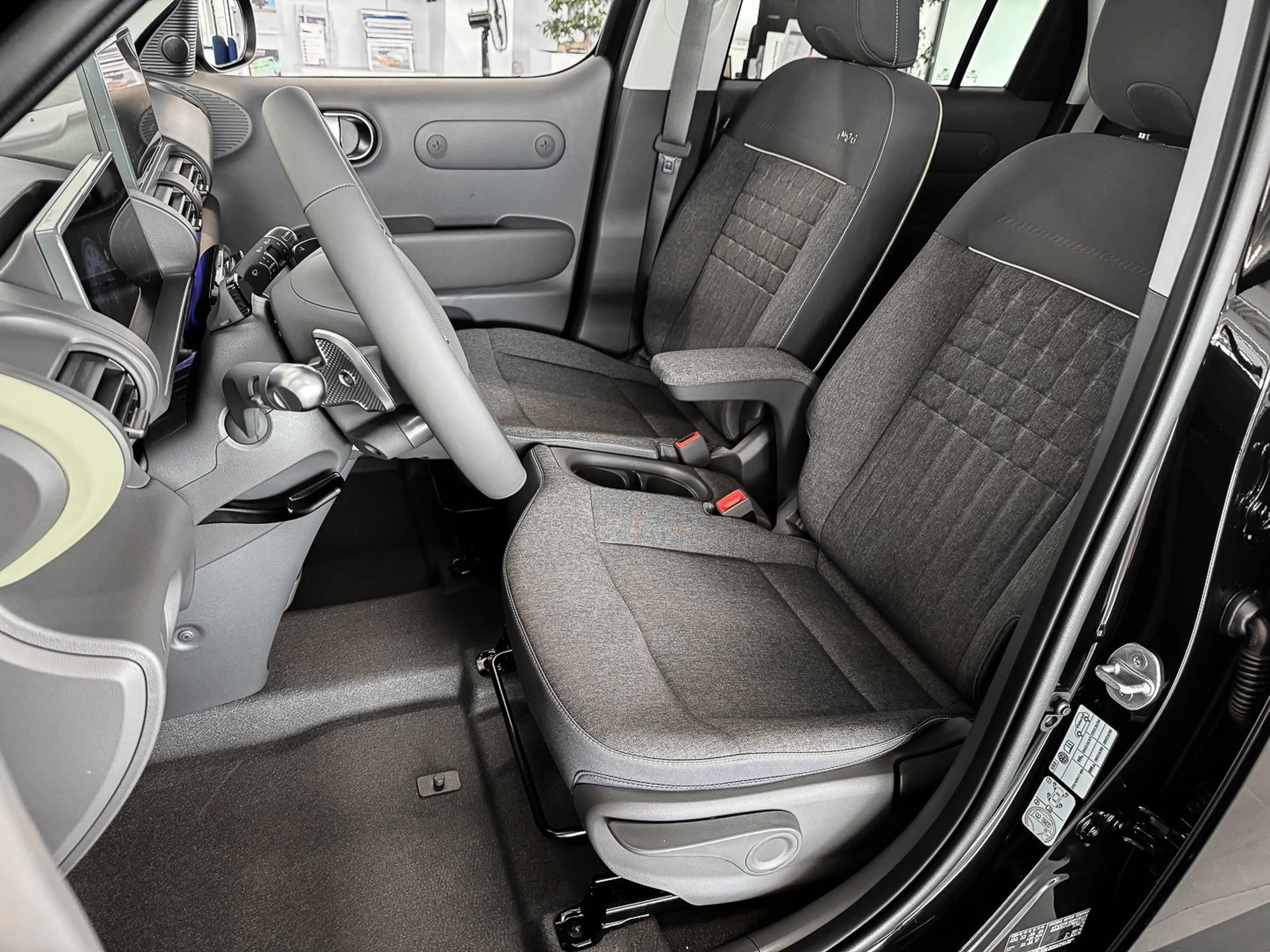 Hyundai Inster Cross EV 49 MY26 kWh 115PS 360°KAM Wärmepumpe NAVI — photo 12