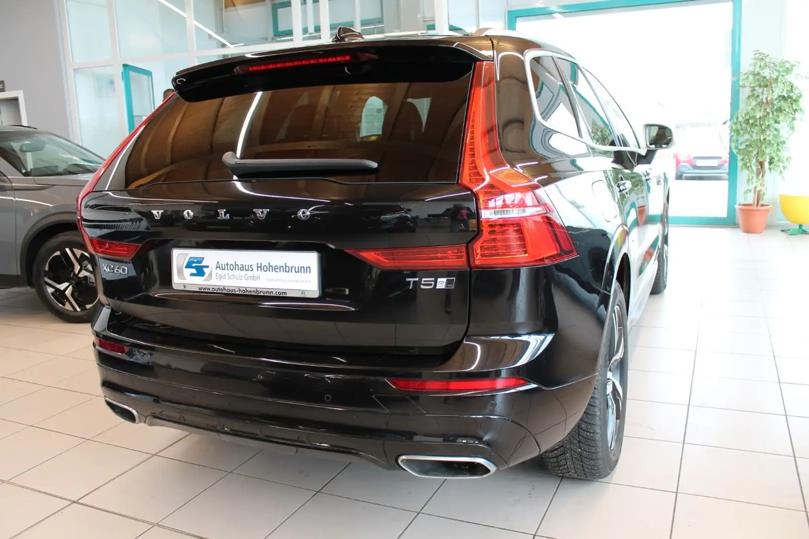Volvo XC60 T5 AWD R-Design Noir - 2
