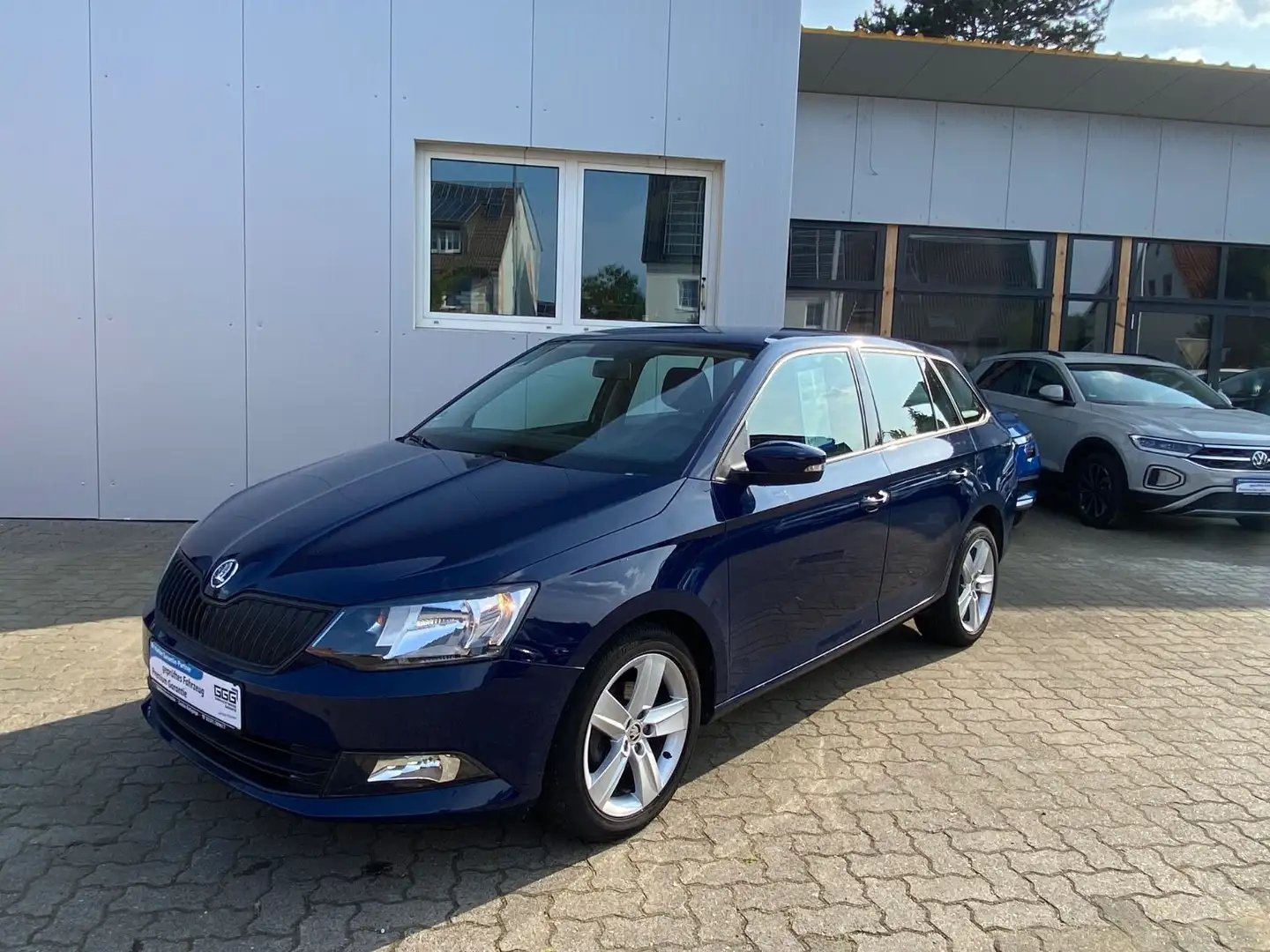 Skoda Fabia Combi Enjoy-Paket 1.0 TSI / PDC / EURO-6 / Blau - 2