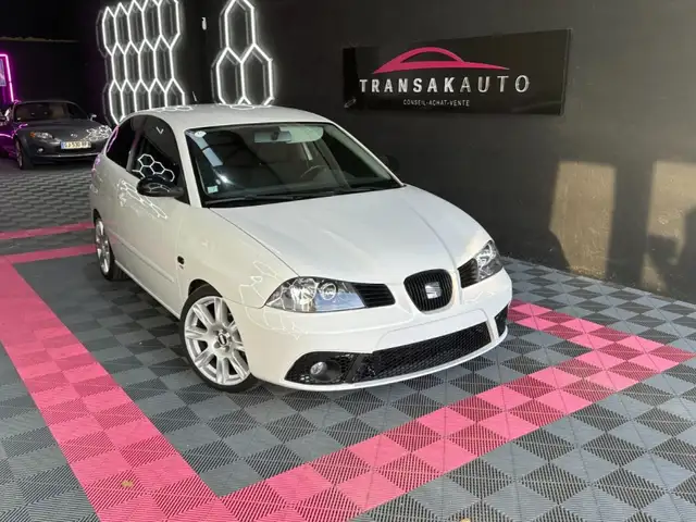SEAT Ibiza 1.9 TDI 100 ch ~ Climatisation automatique ~ Bluetooth ~ Écran multimedia ~ Jantes 17