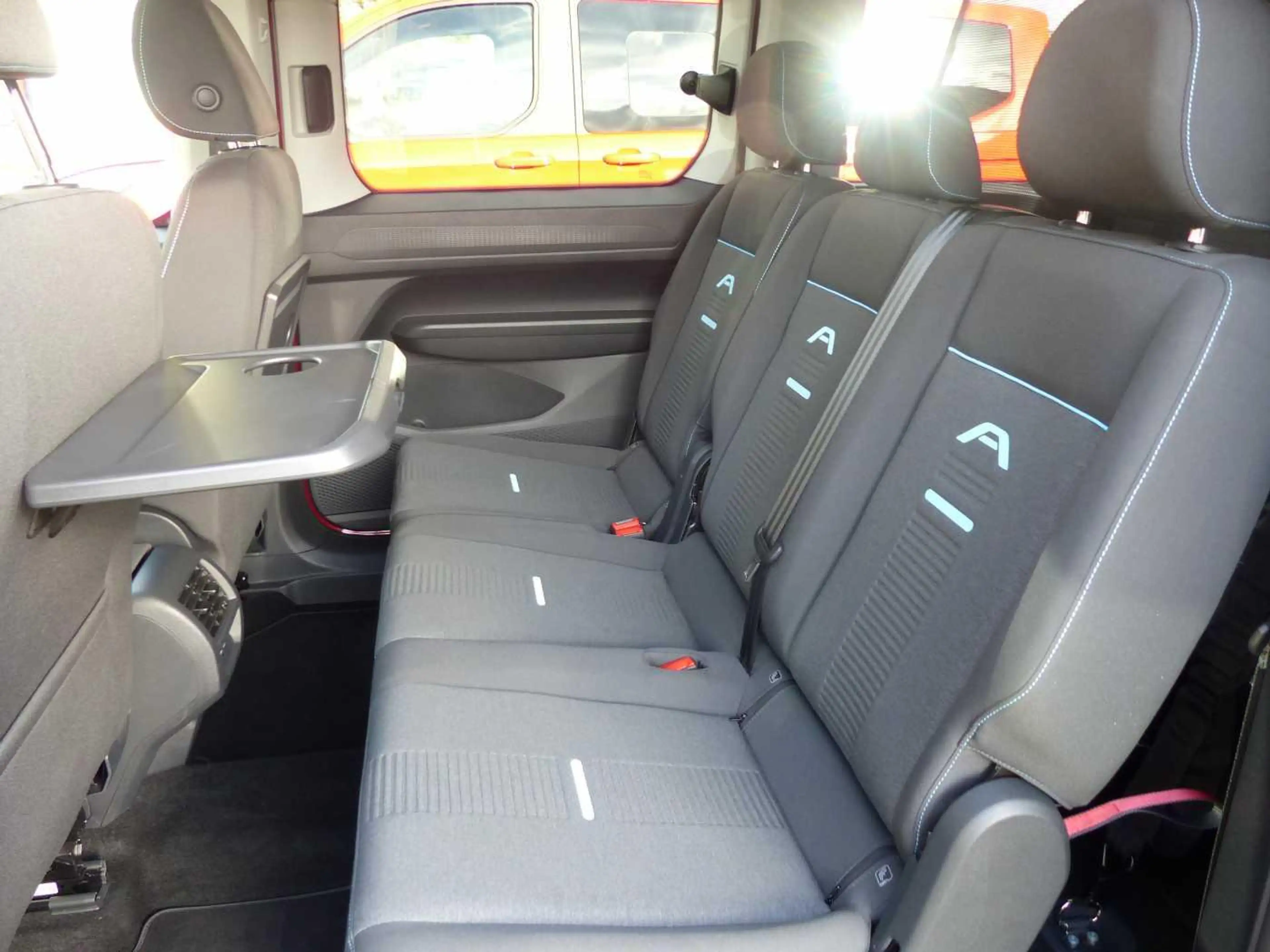 Ford Grand Tourneo Connect 2.0 EcoBlue Active L2 AHK — photo 7