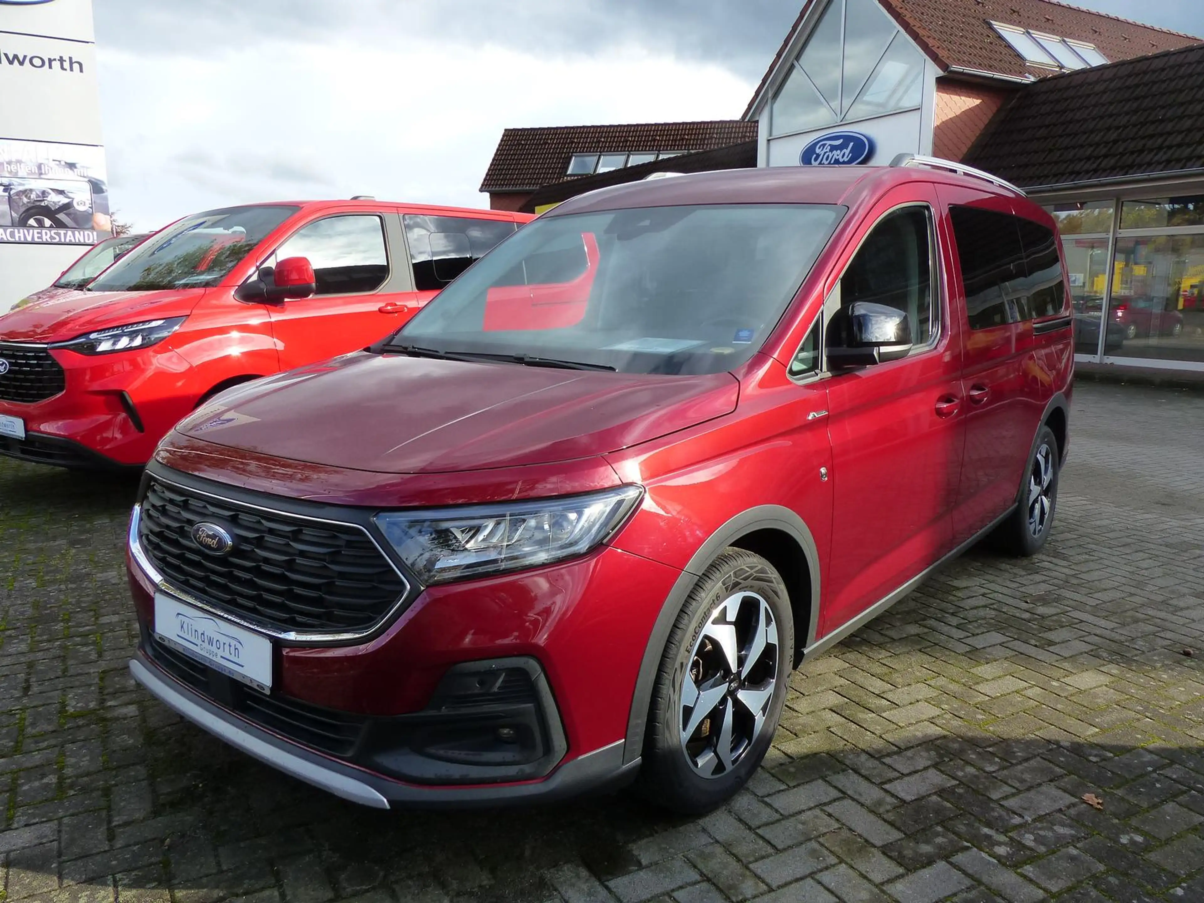 Ford Grand Tourneo Connect 2.0 EcoBlue Active L2 AHK — photo 2