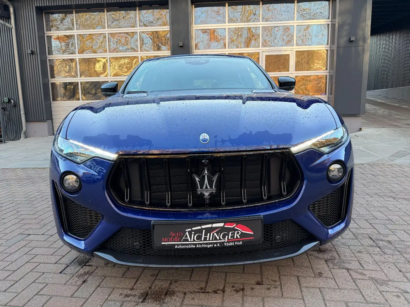 Maserati Levante Trofeo Q4 3.8 V8 Alcantara ACC Sitzheiz. Bleu - 2