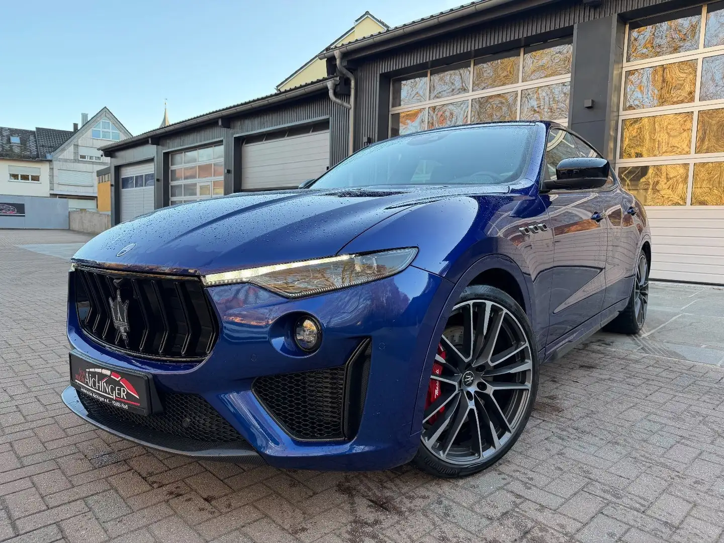 Maserati Levante Trofeo Q4 3.8 V8 Alcantara ACC Sitzheiz. Bleu - 1