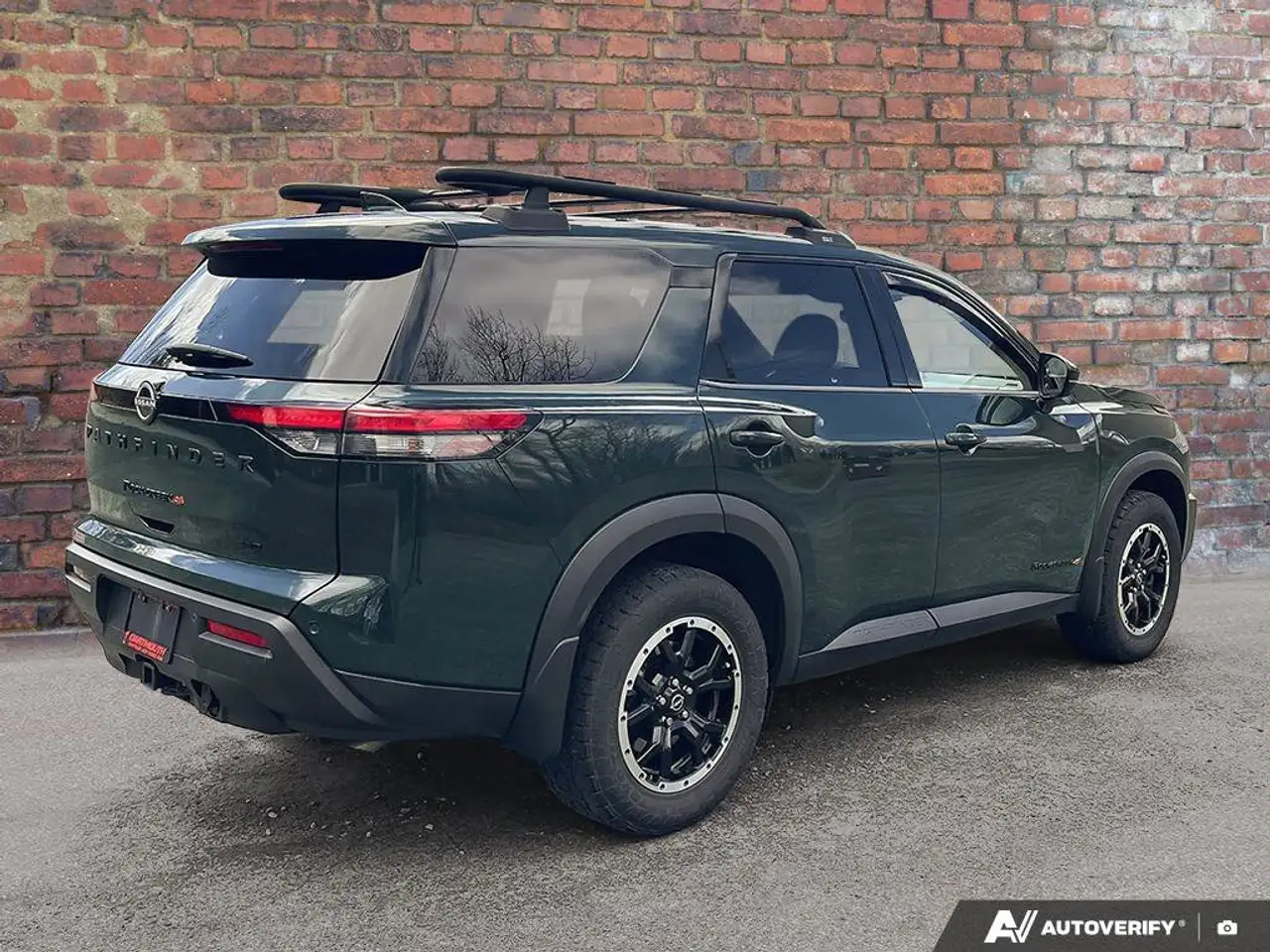 Nissan Pathfinder снимка Nissan Pathfinder
